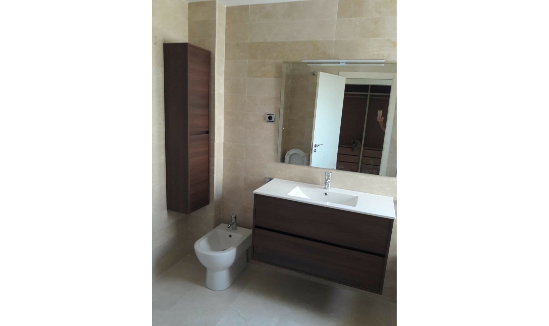 Resale - Apartment -
Cerros del Aguila