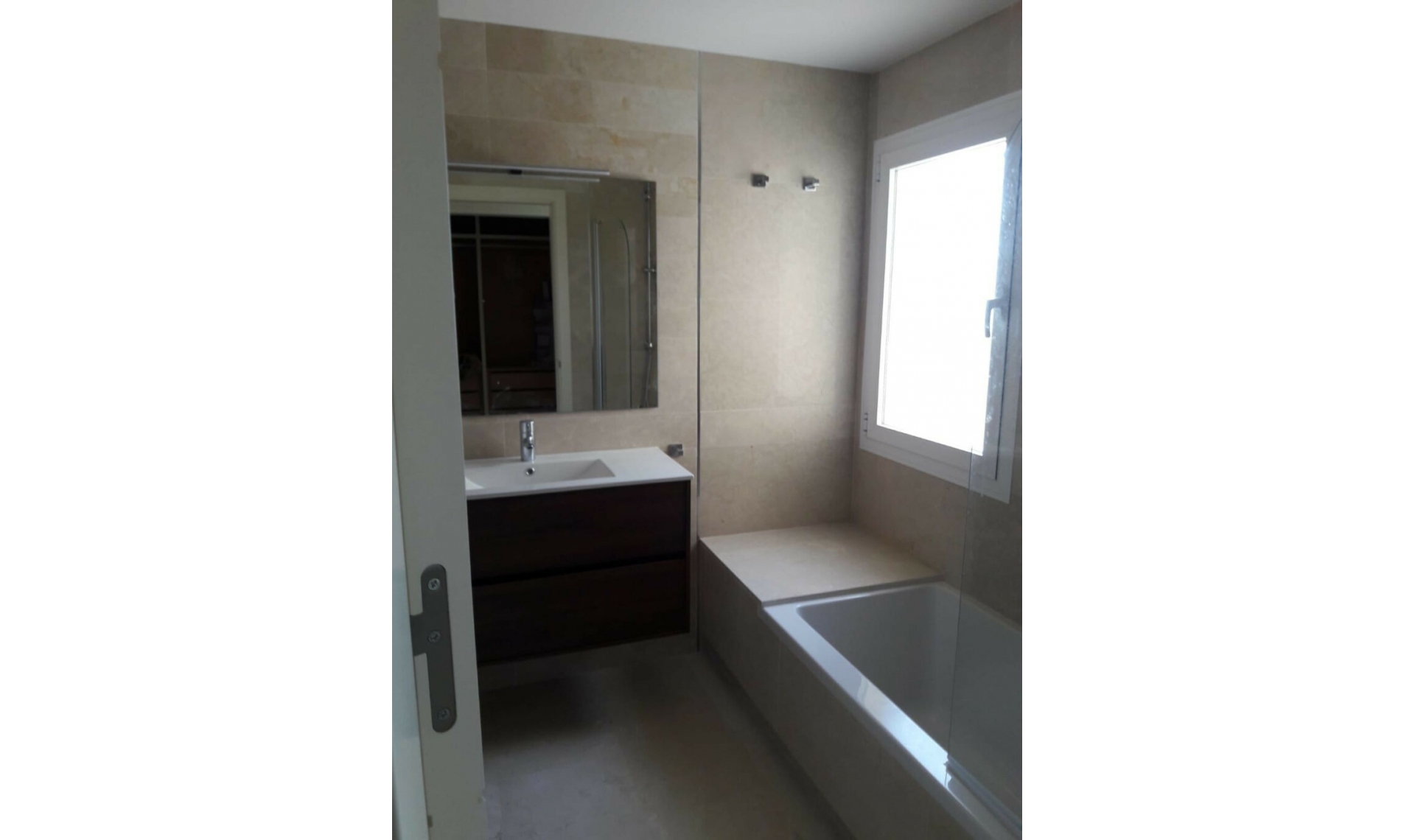 Resale - Apartment -
Cerros del Aguila