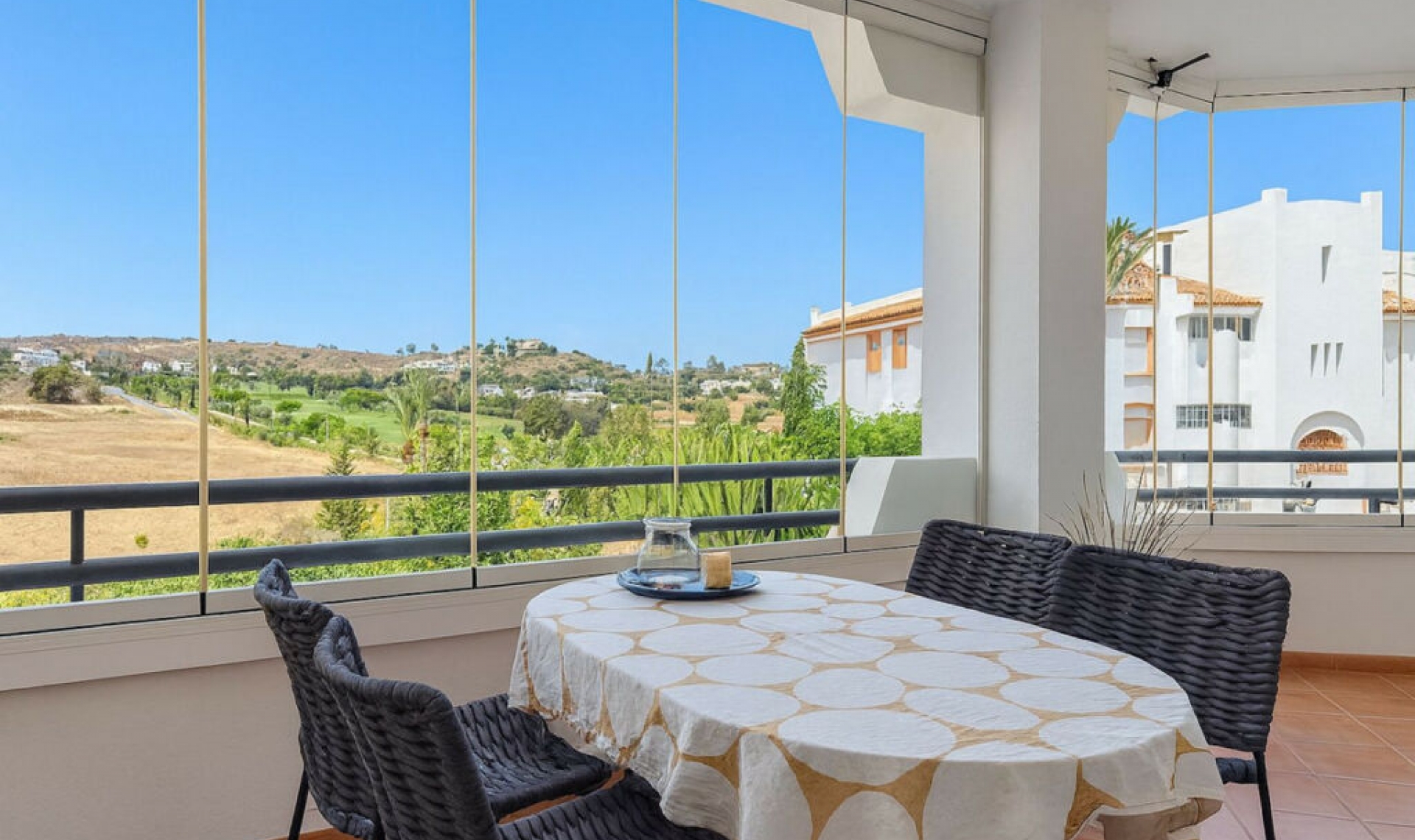 Resale - Apartment -
Cerros del Aguila