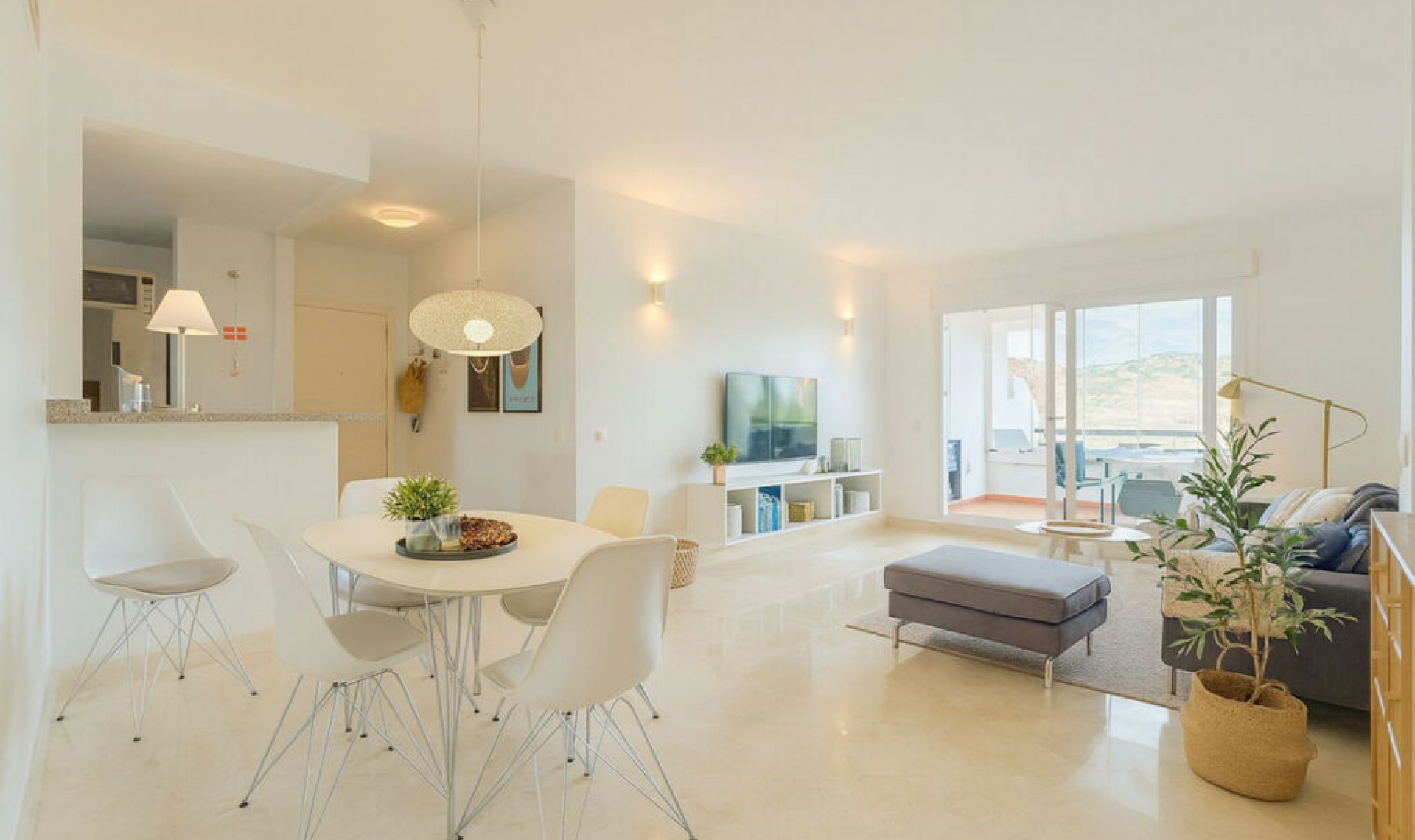 Resale - Apartment -
Cerros del Aguila