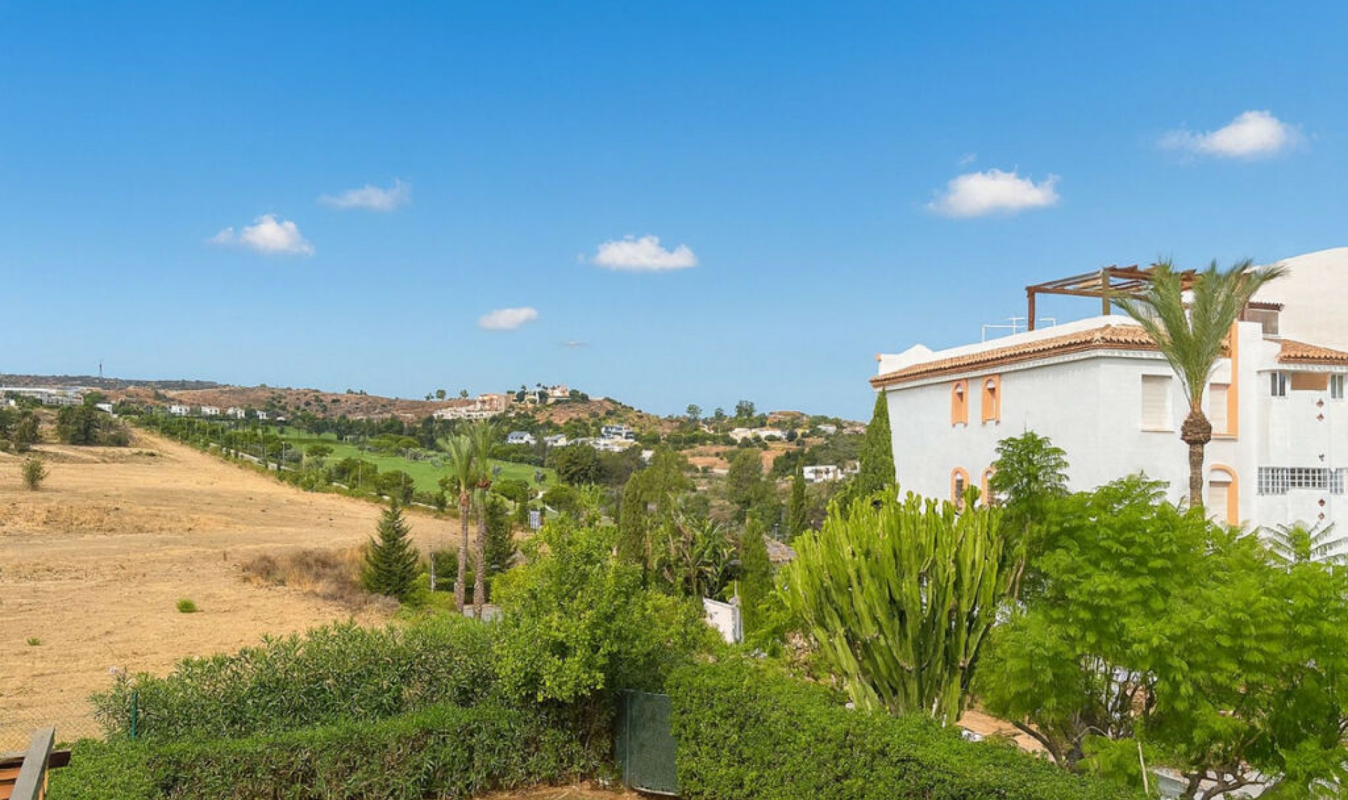 Resale - Apartment -
Cerros del Aguila