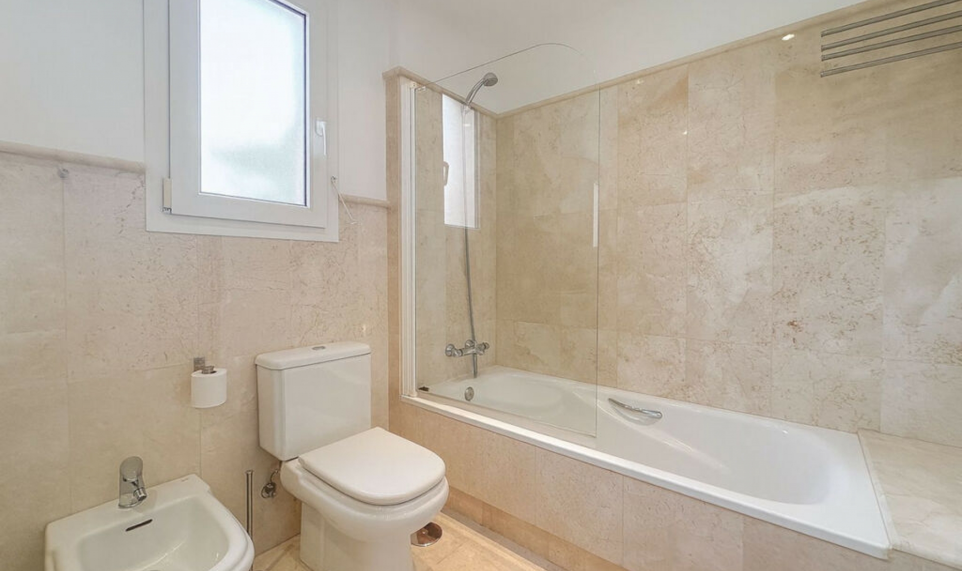 Resale - Apartment -
Cerros del Aguila