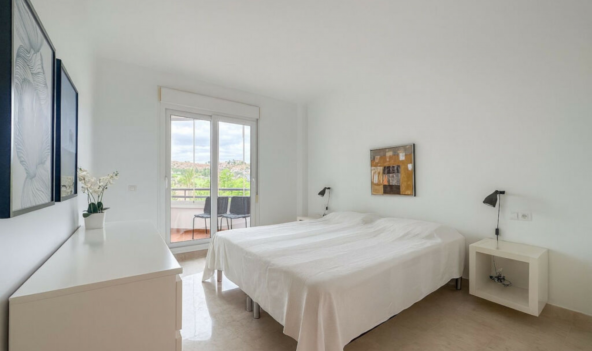 Resale - Apartment -
Cerros del Aguila