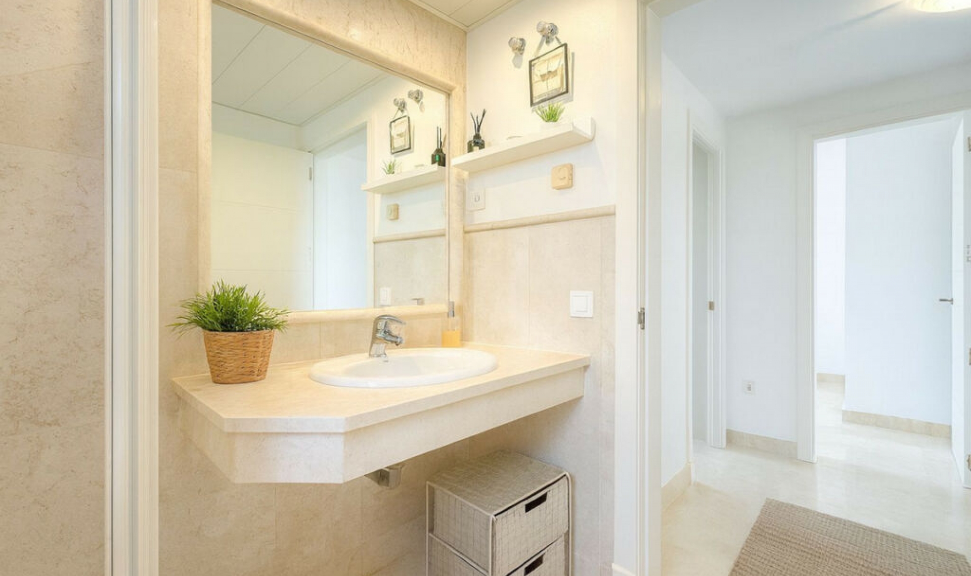 Resale - Apartment -
Cerros del Aguila