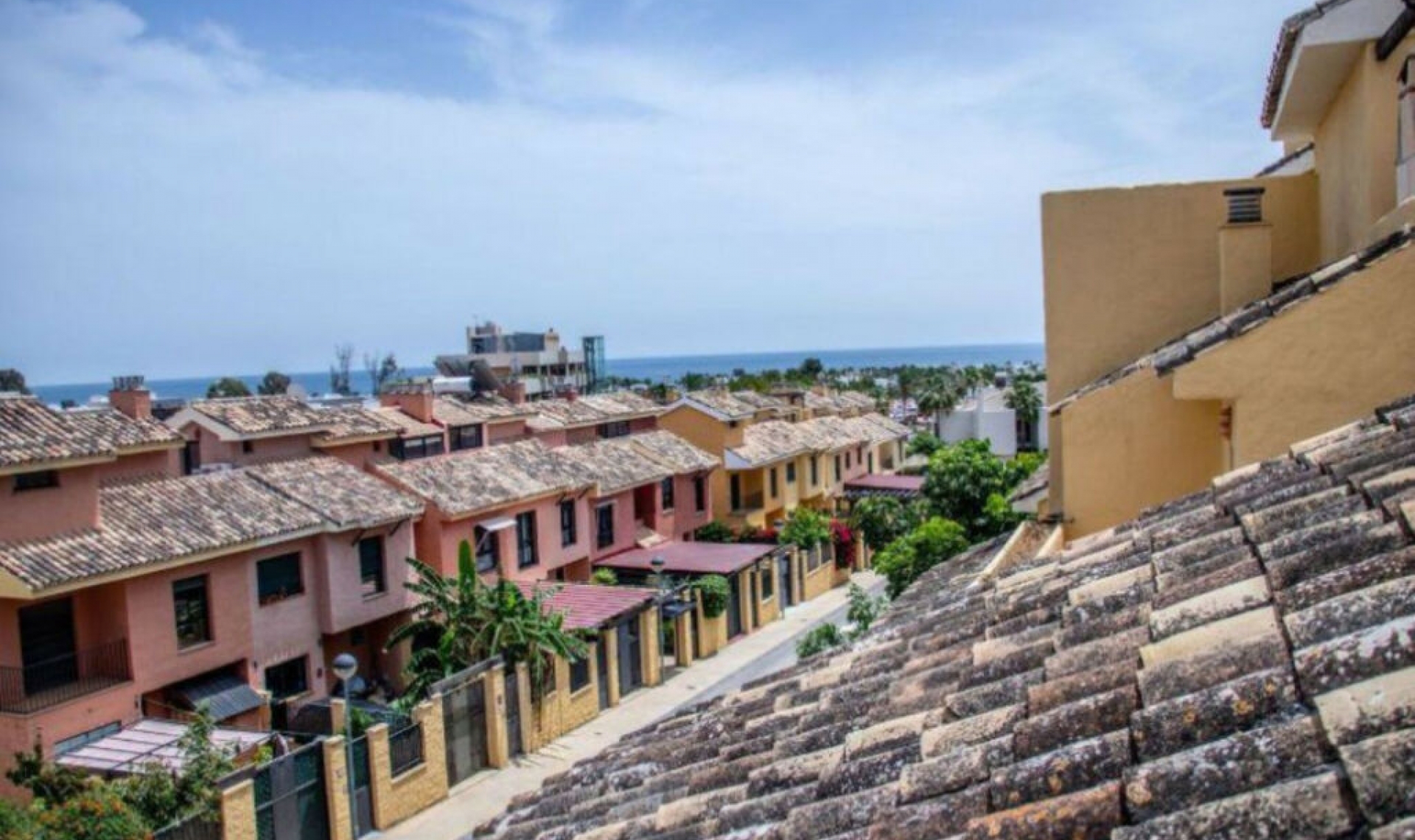 Resale - Apartment -
Costalita