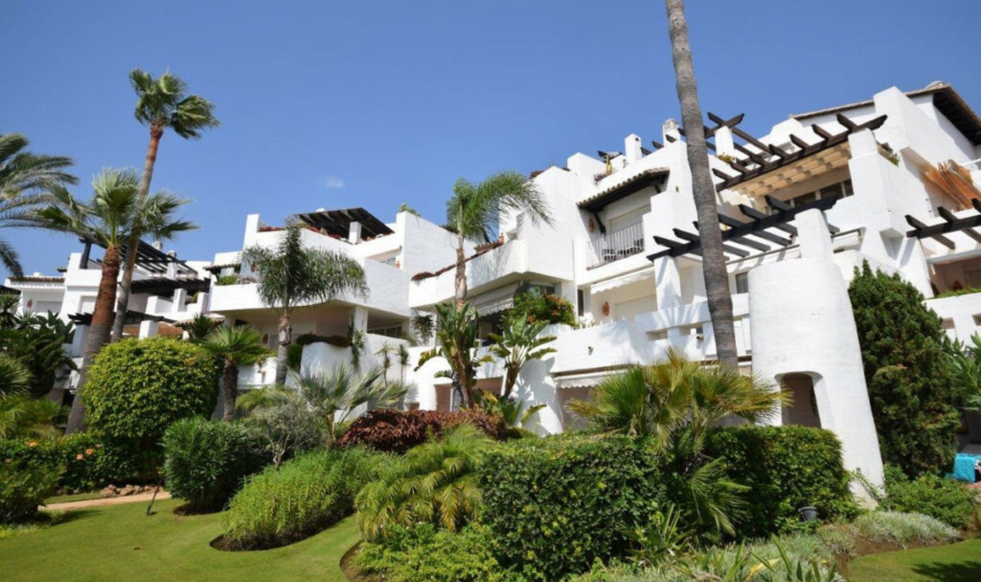 Resale - Apartment -
Costalita