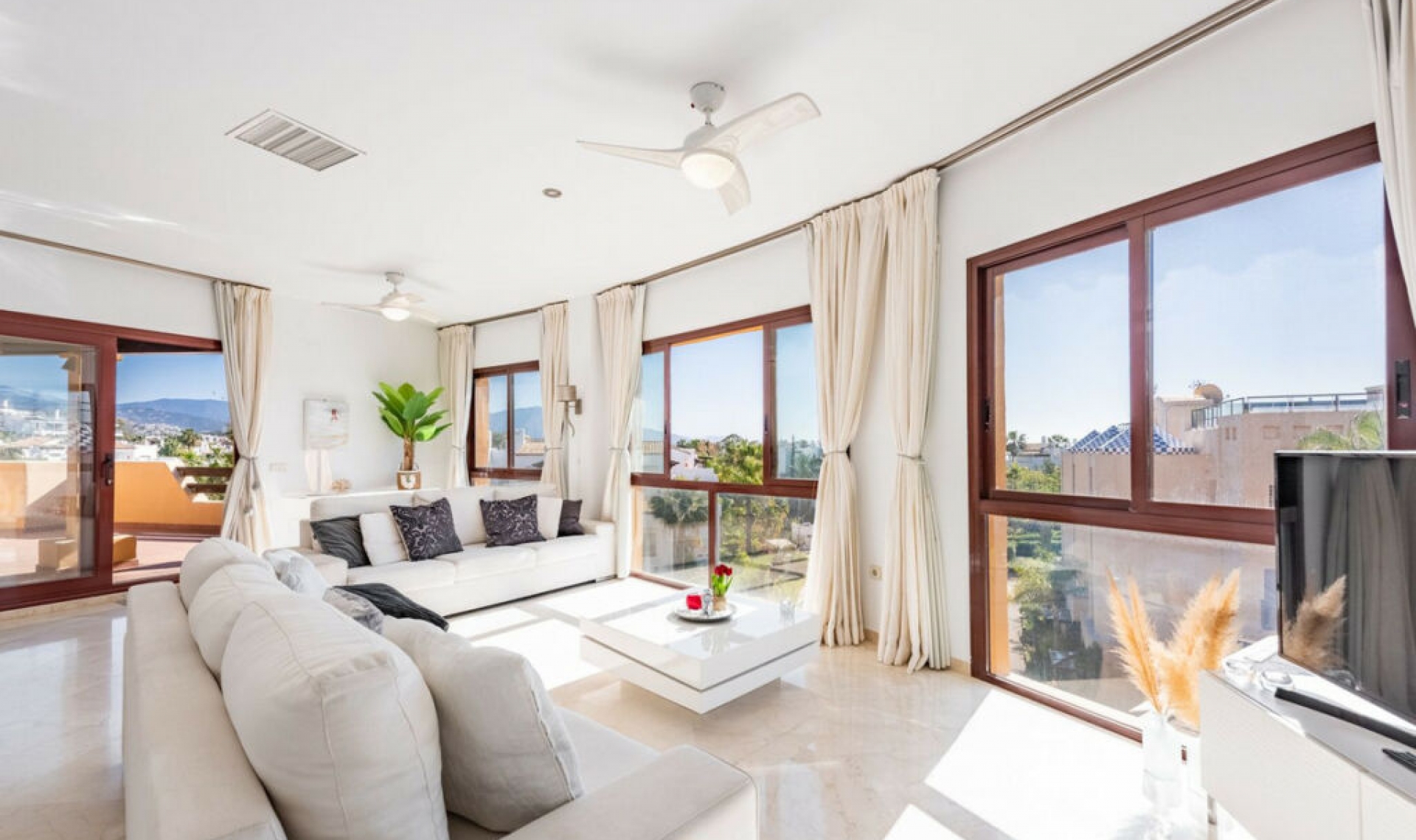 Resale - Apartment -
Costalita