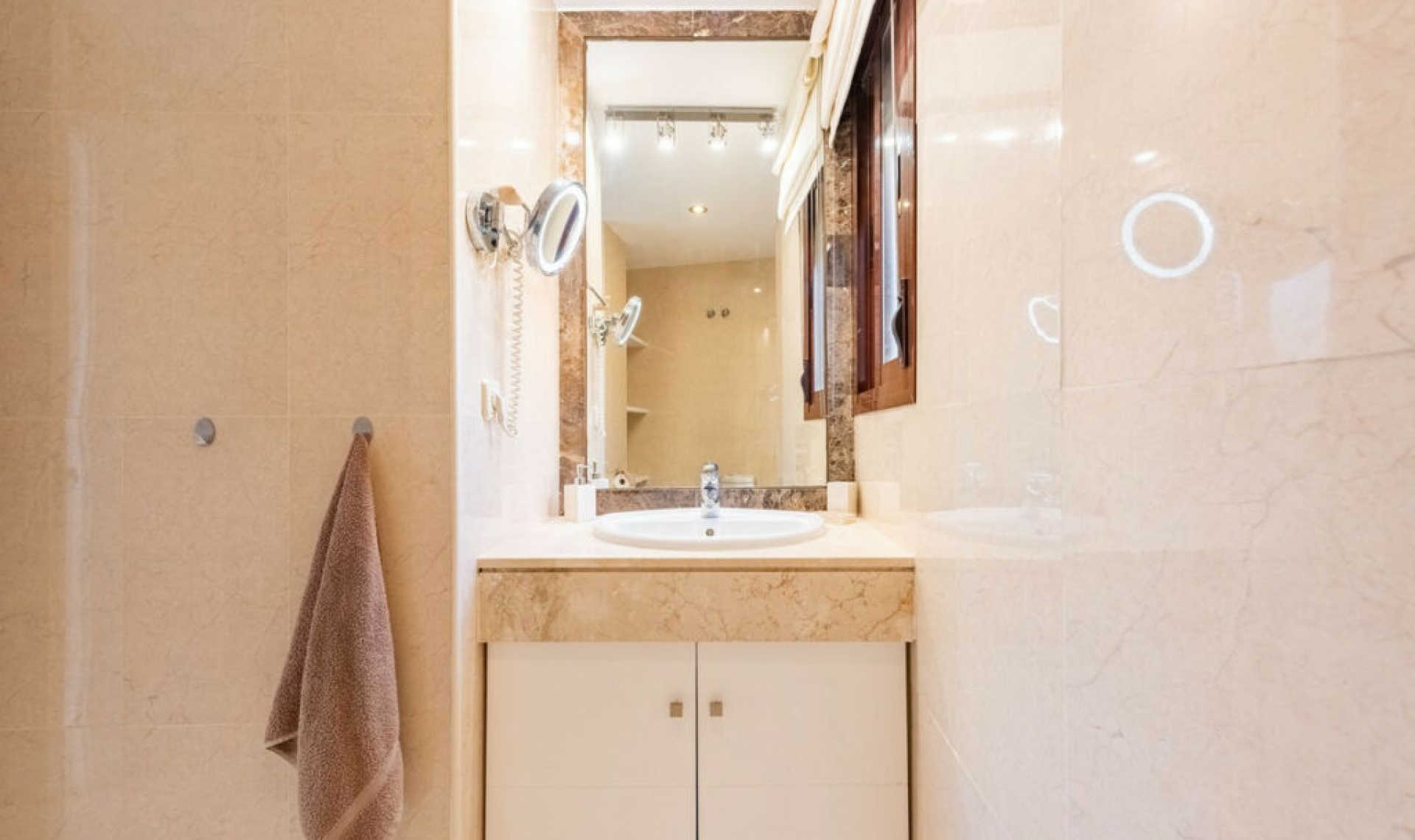 Resale - Apartment -
Costalita