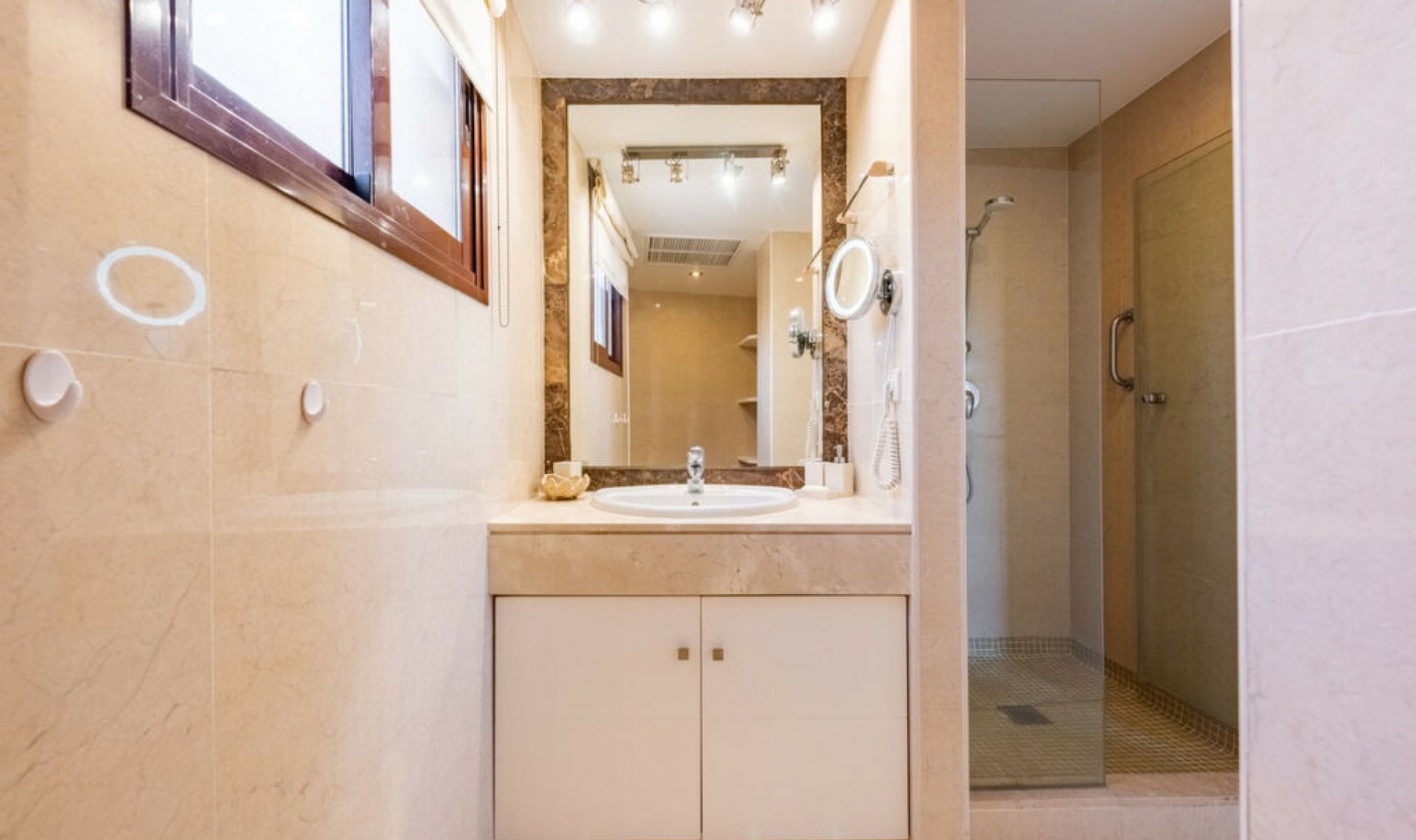 Resale - Apartment -
Costalita