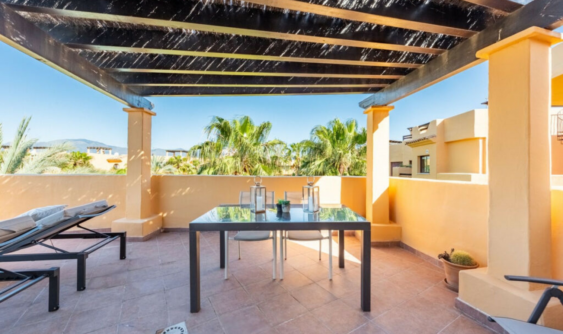 Resale - Apartment -
Costalita