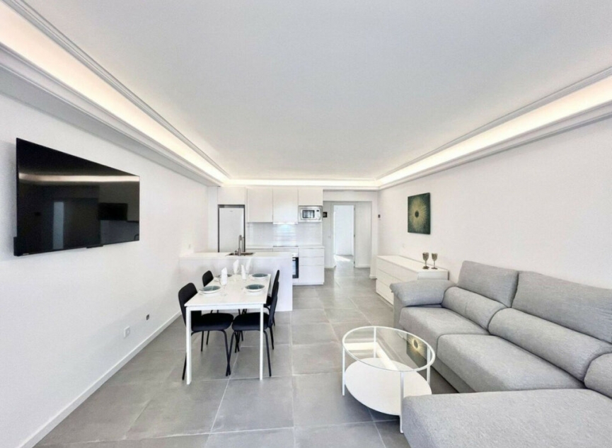 Resale - Apartment -
Costalita