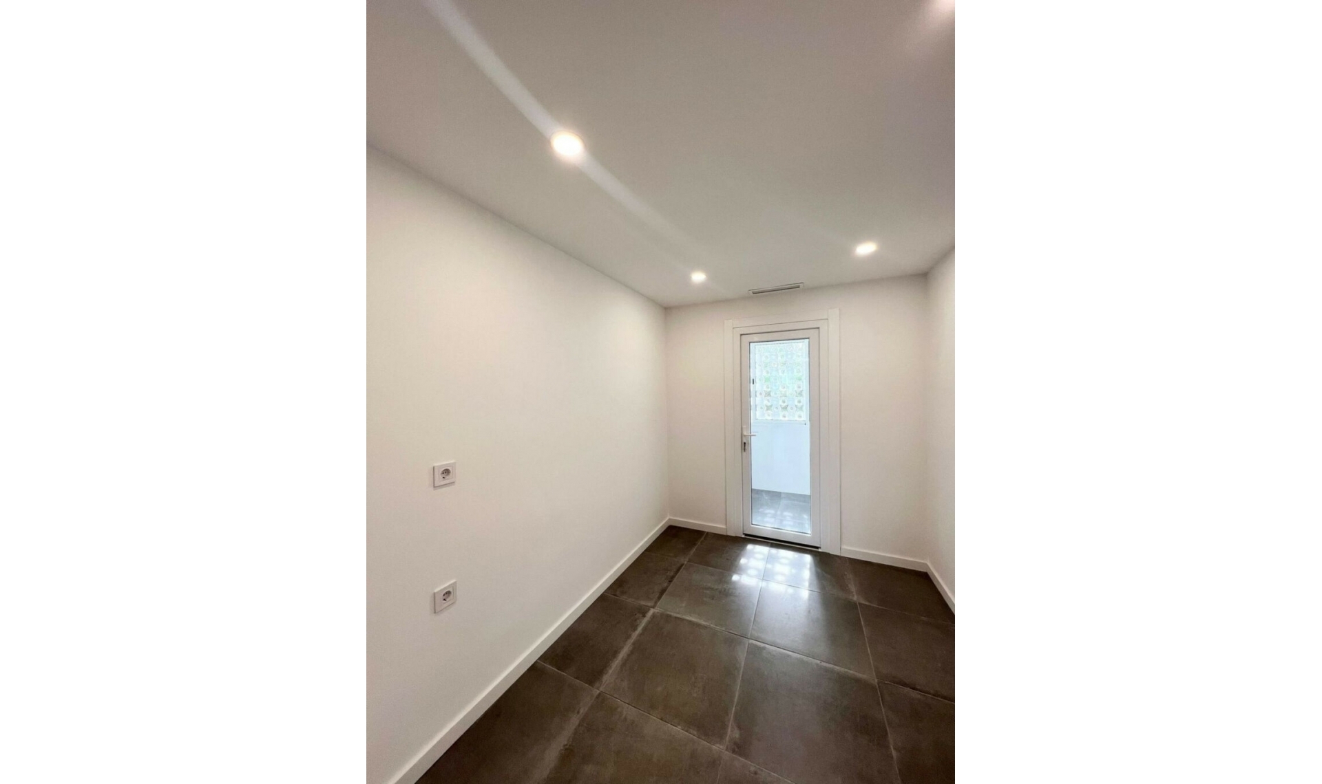 Resale - Apartment -
Costalita