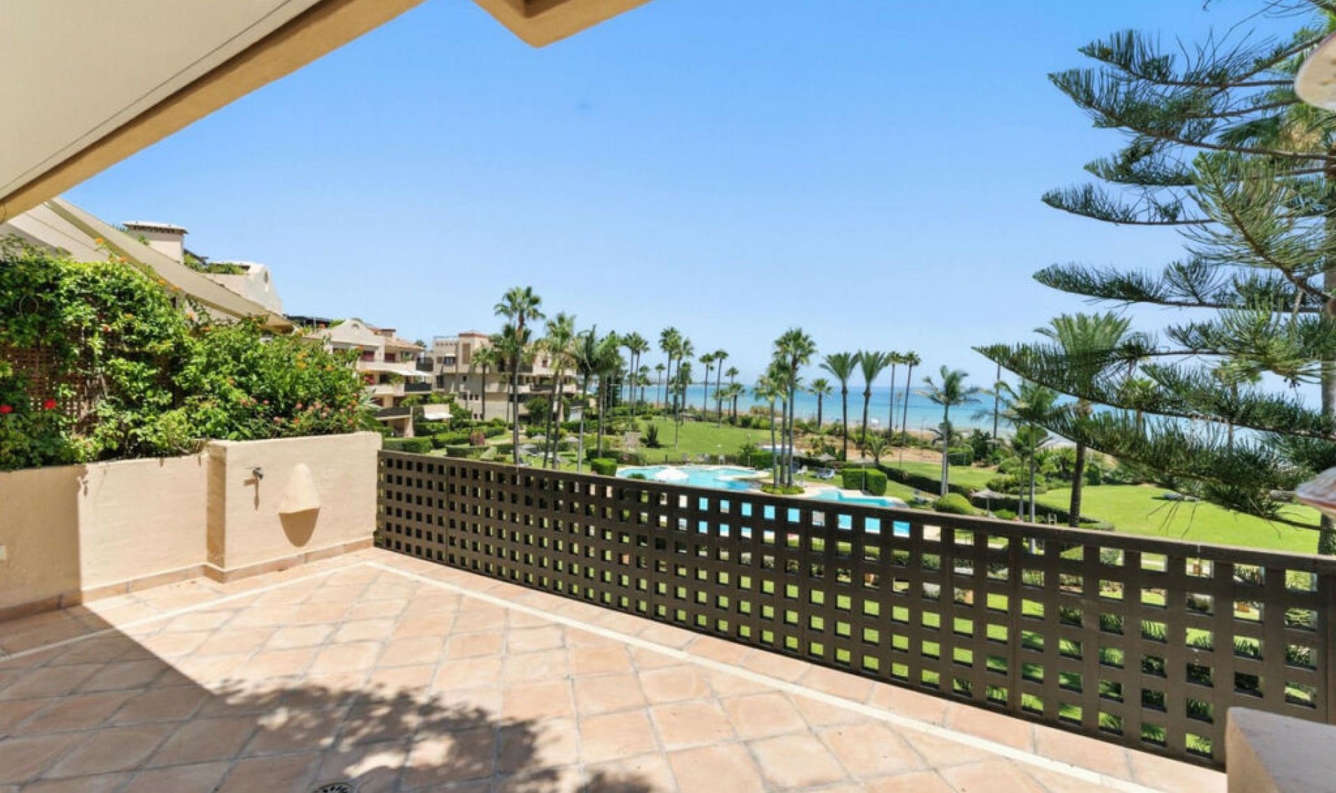 Resale - Apartment -
Costalita