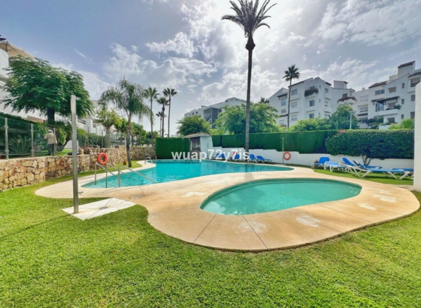 Resale - Apartment -
Costalita