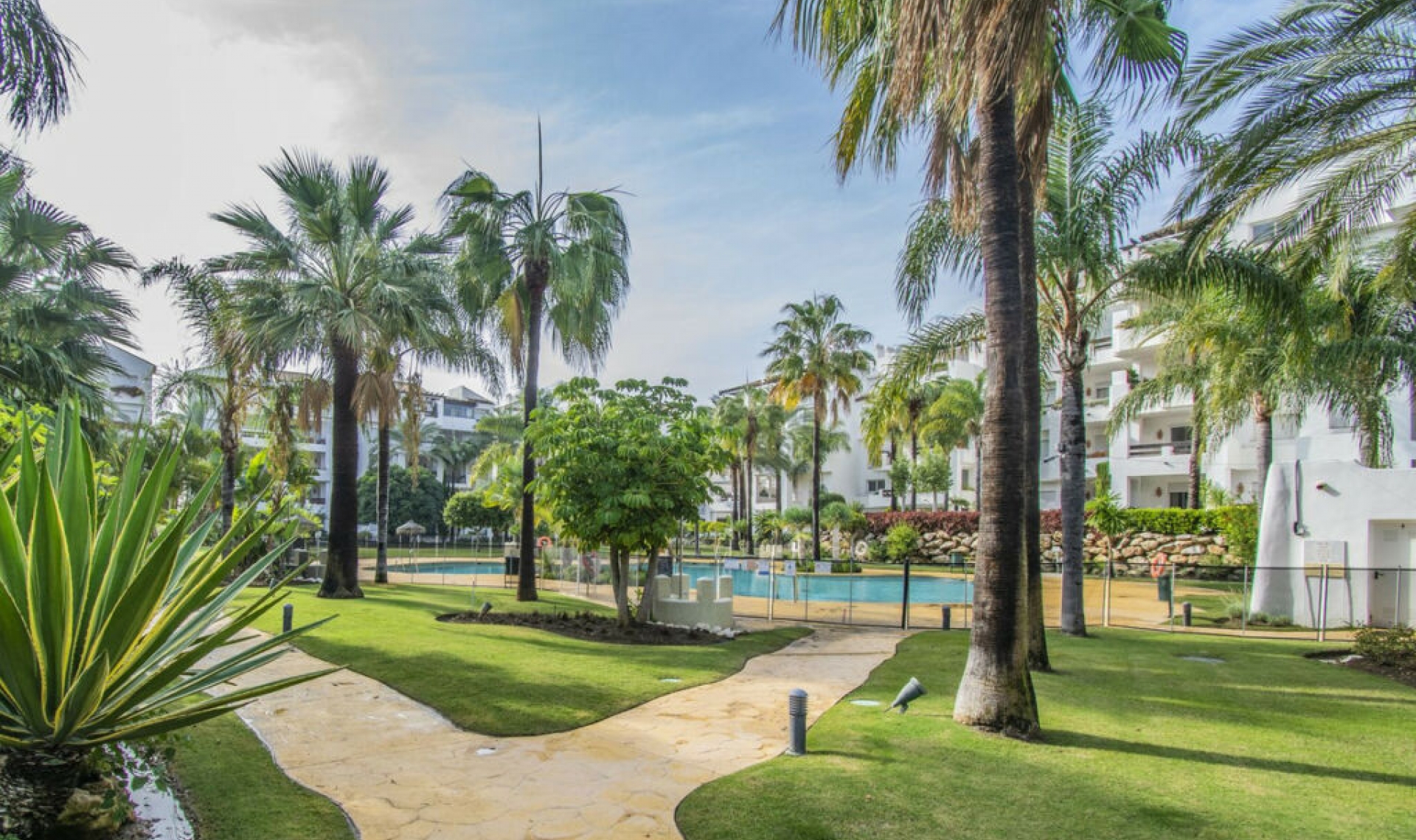 Resale - Apartment -
Costalita