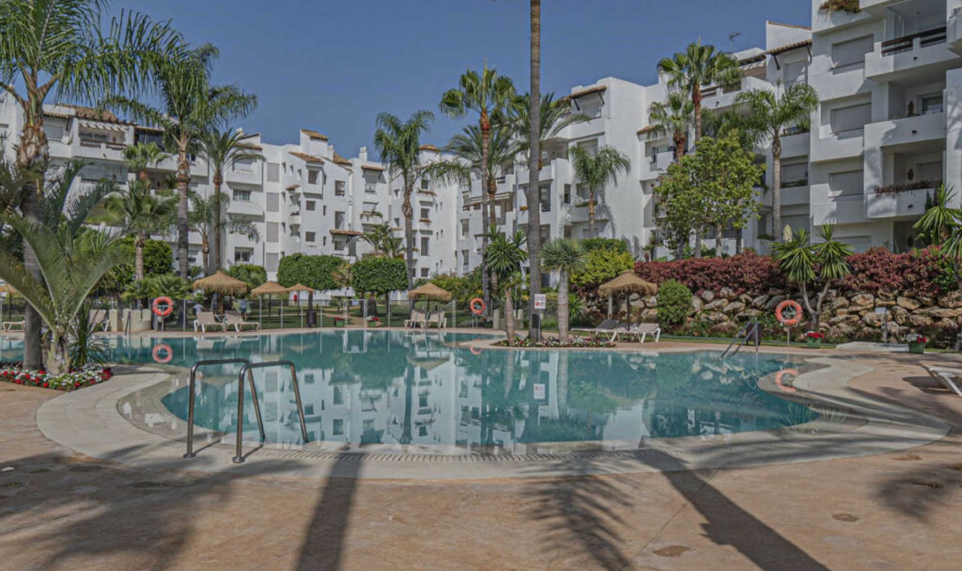 Resale - Apartment -
Costalita