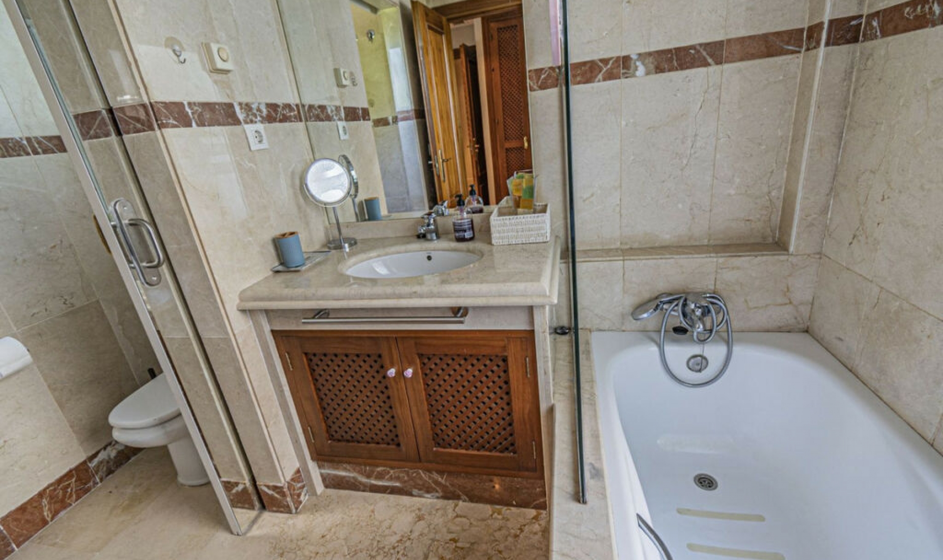 Resale - Apartment -
Costalita