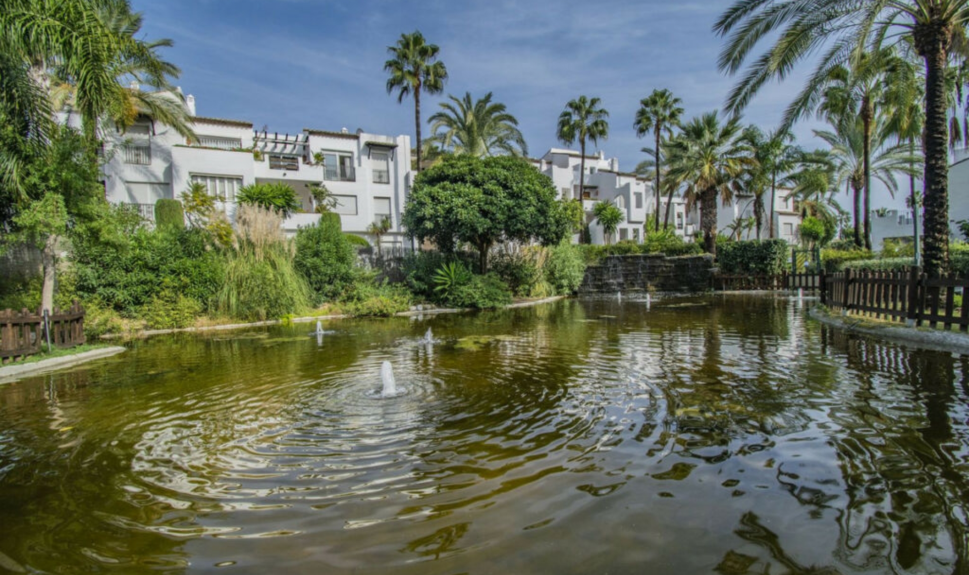 Resale - Apartment -
Costalita