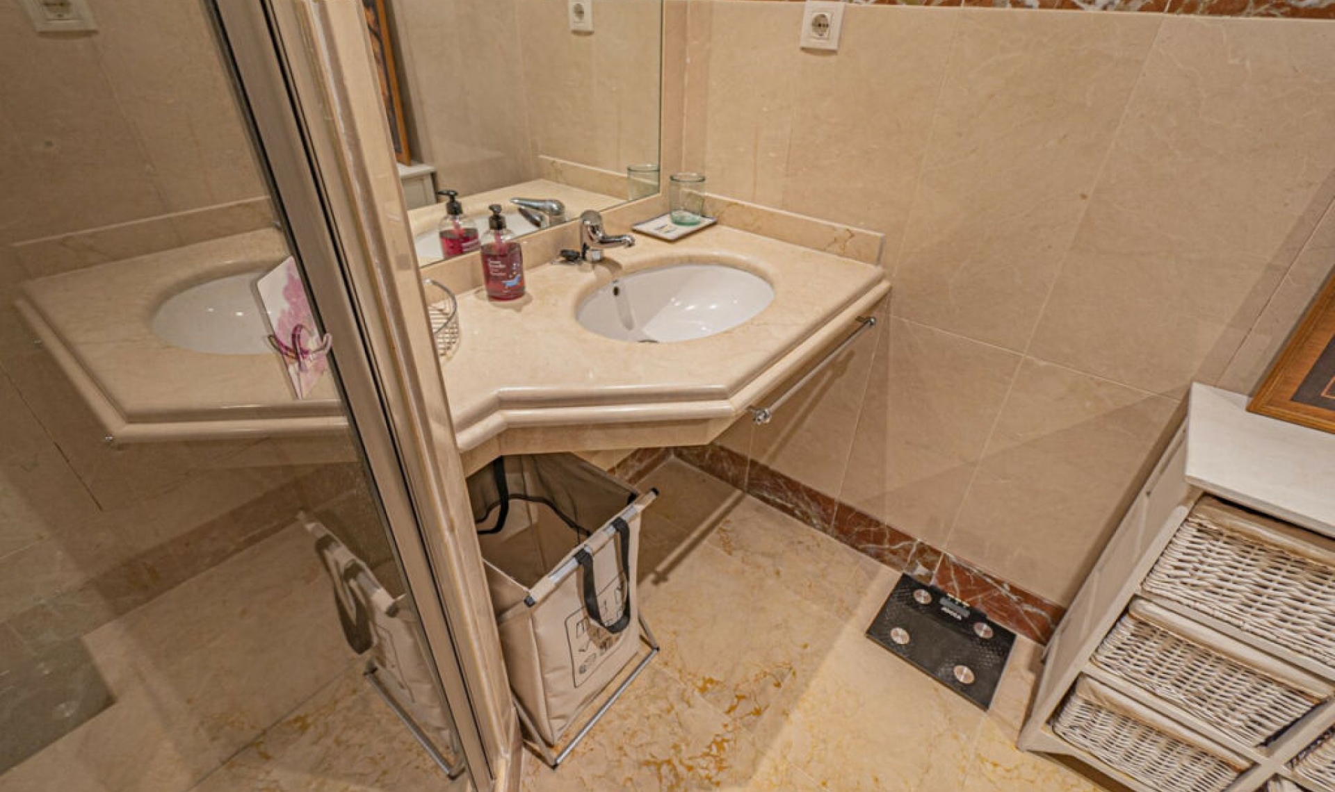 Resale - Apartment -
Costalita