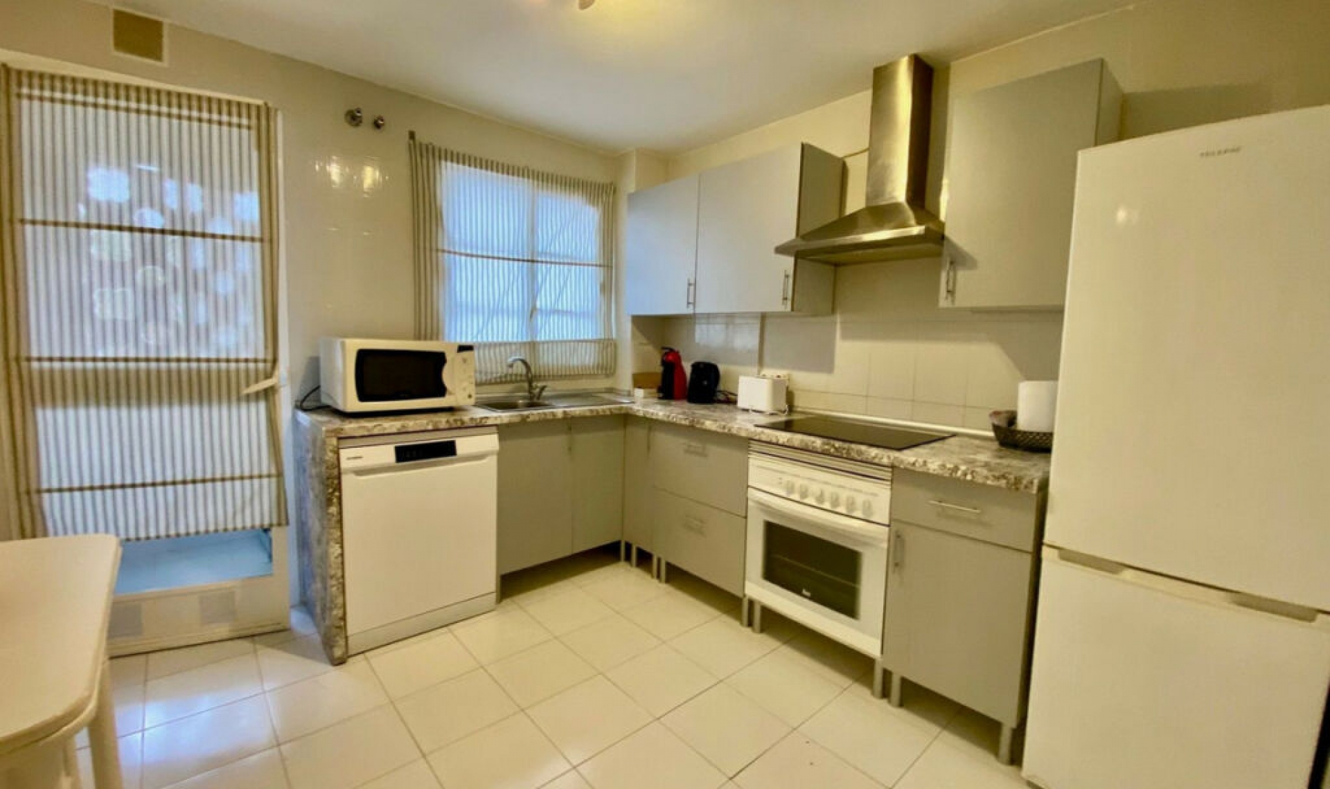 Resale - Apartment -
Diana Park