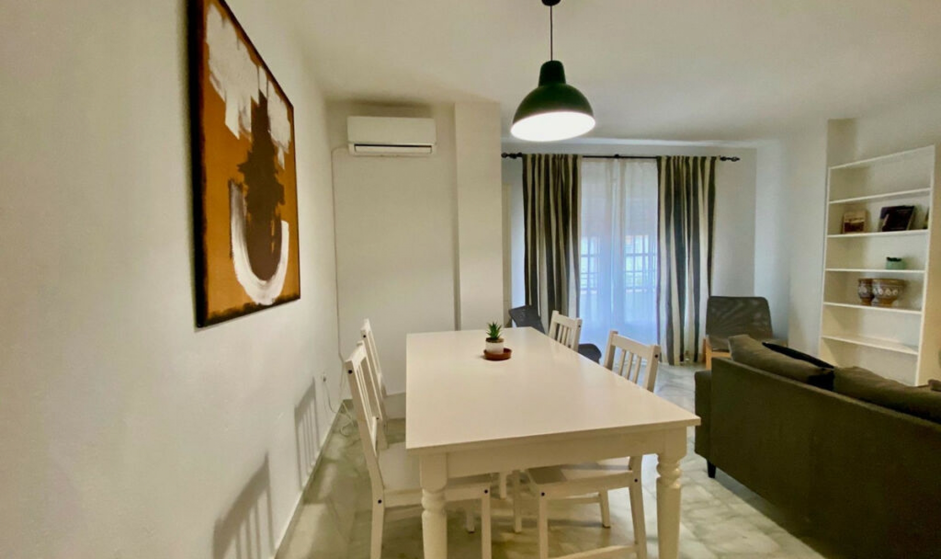 Resale - Apartment -
Diana Park