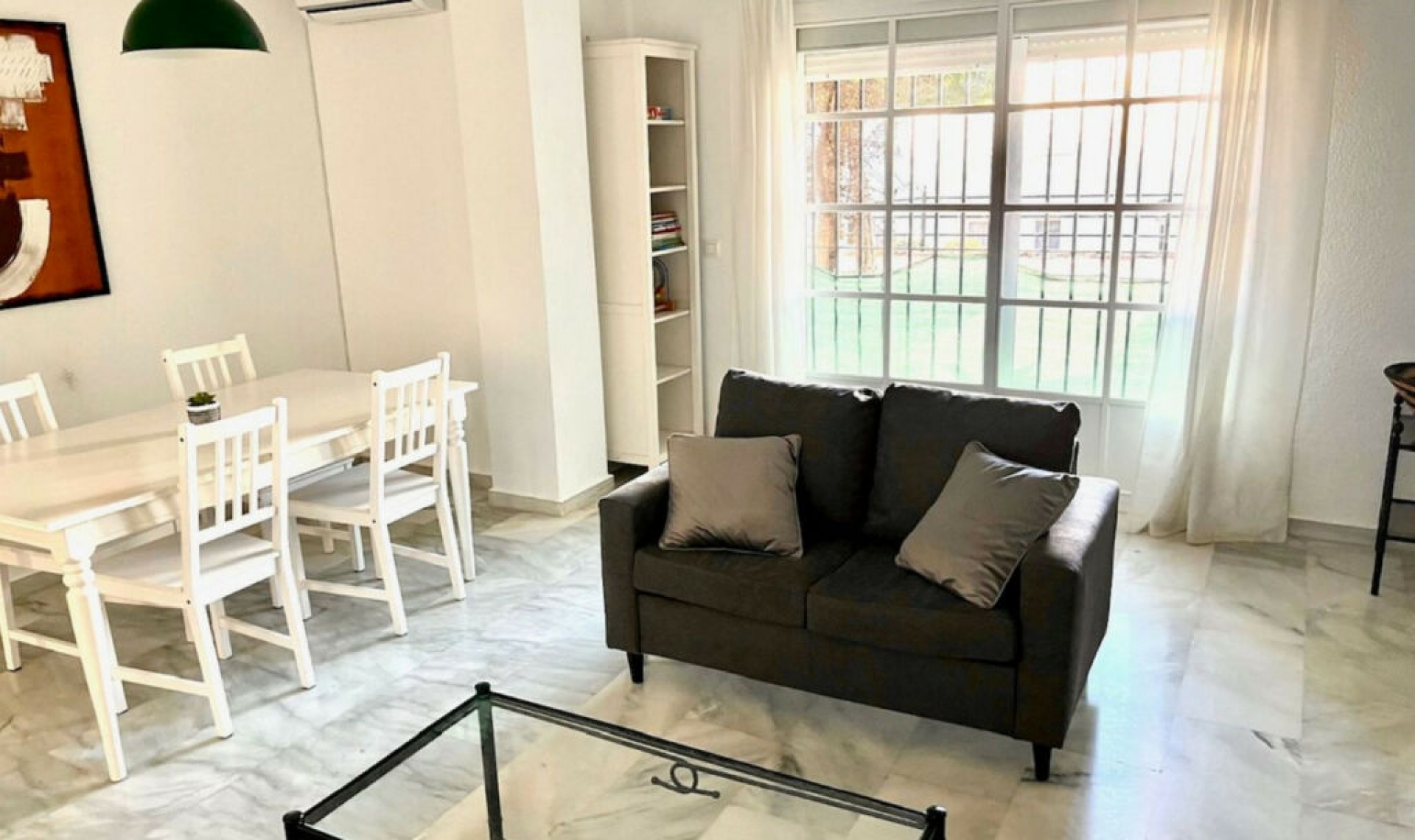 Resale - Apartment -
Diana Park