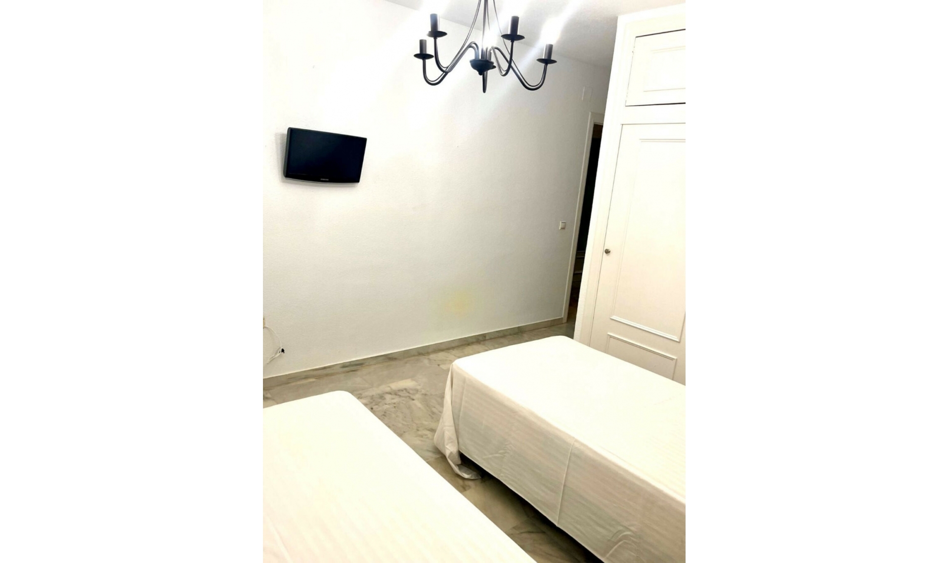Resale - Apartment -
Diana Park