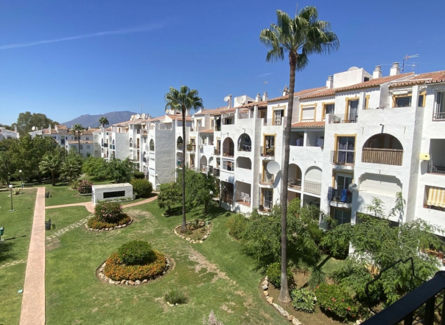 Resale - Apartment -
Diana Park