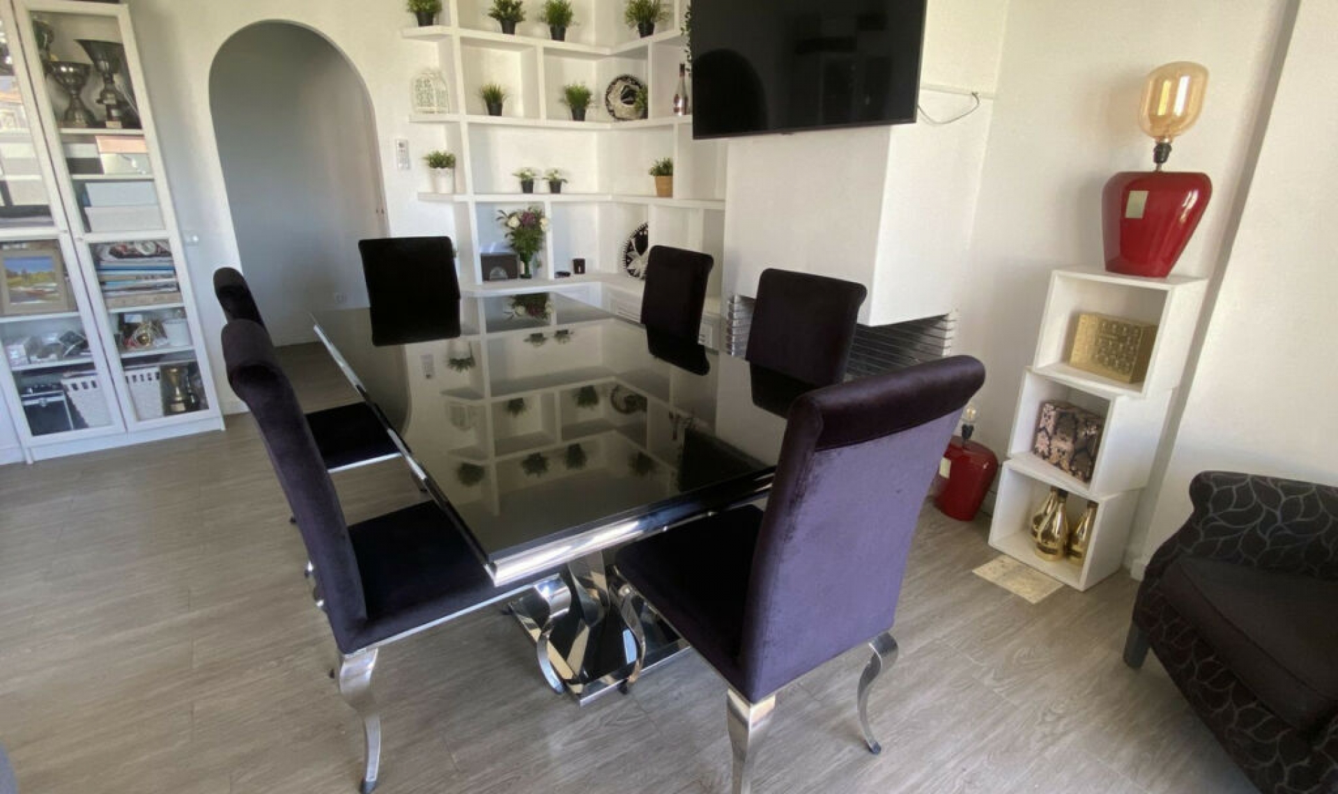 Resale - Apartment -
Diana Park