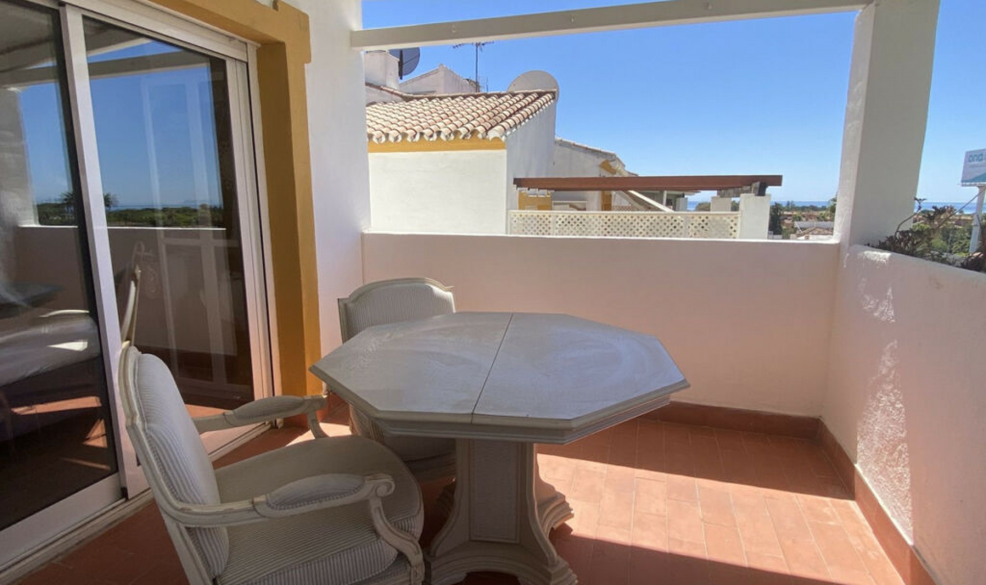 Resale - Apartment -
Diana Park