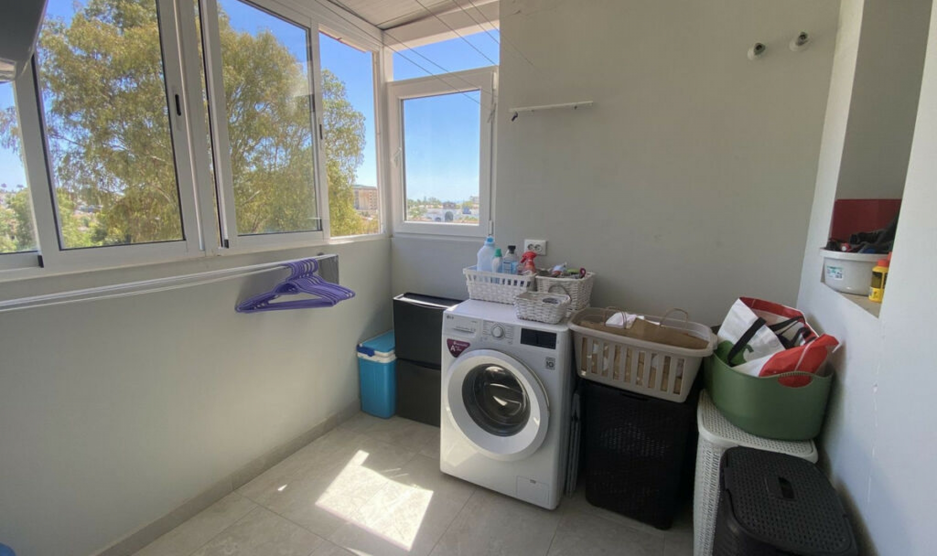 Resale - Apartment -
Diana Park