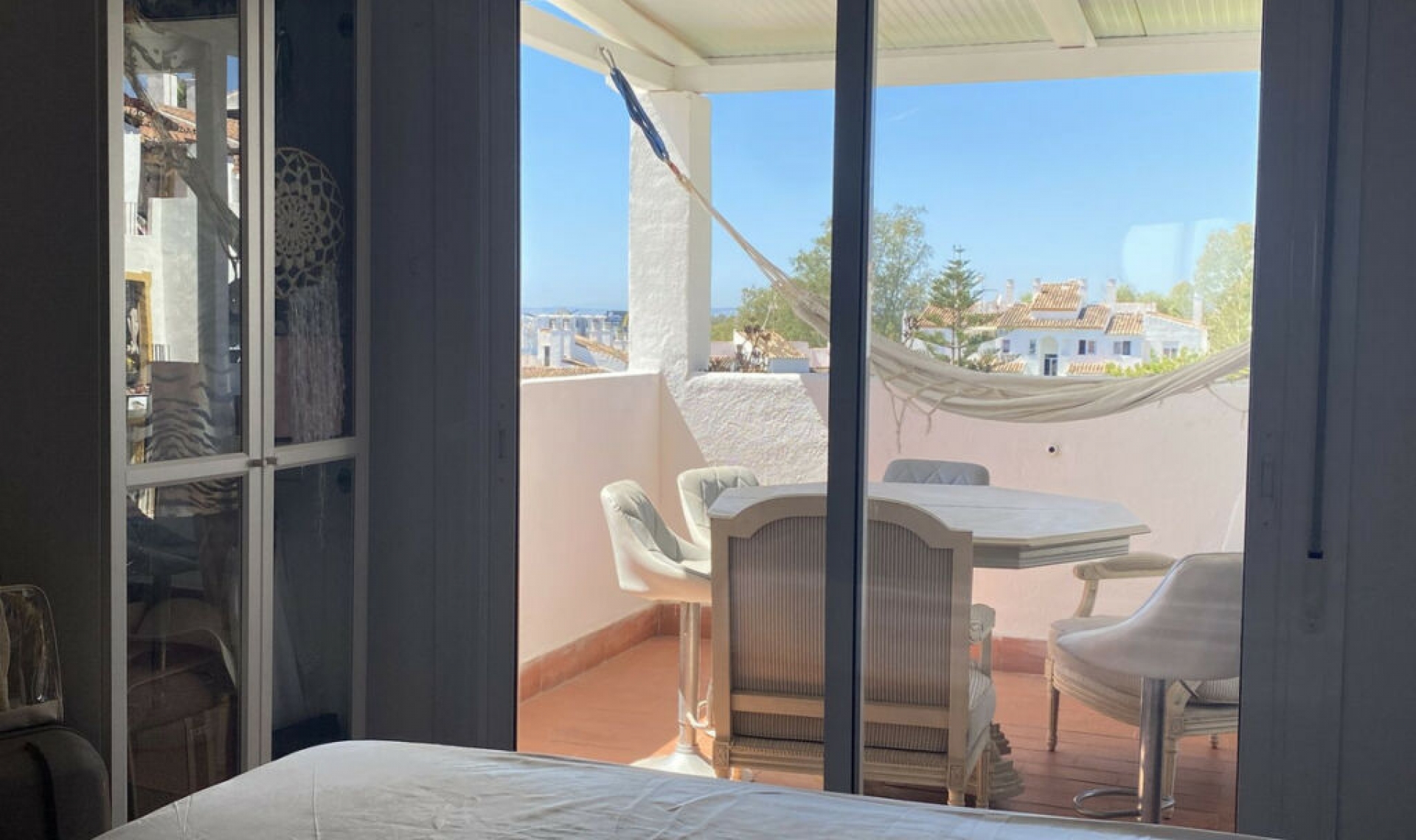 Resale - Apartment -
Diana Park