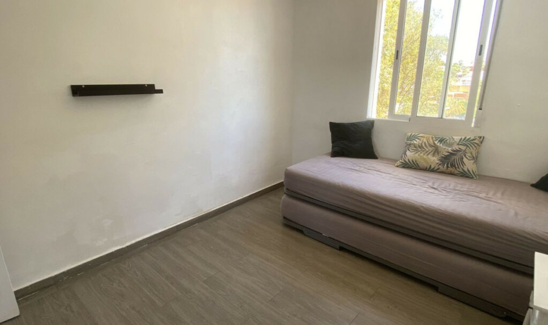 Resale - Apartment -
Diana Park