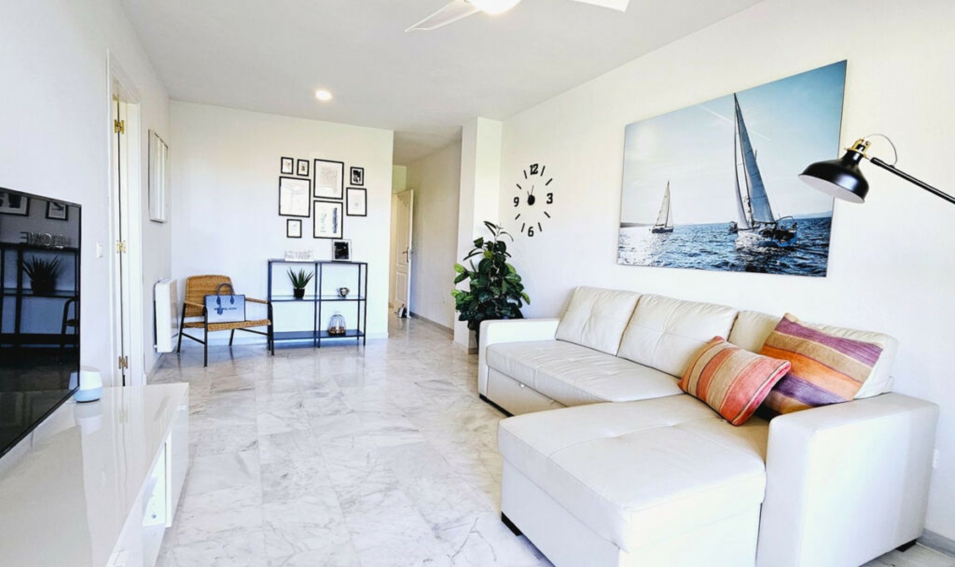 Resale - Apartment -
Doña Julia