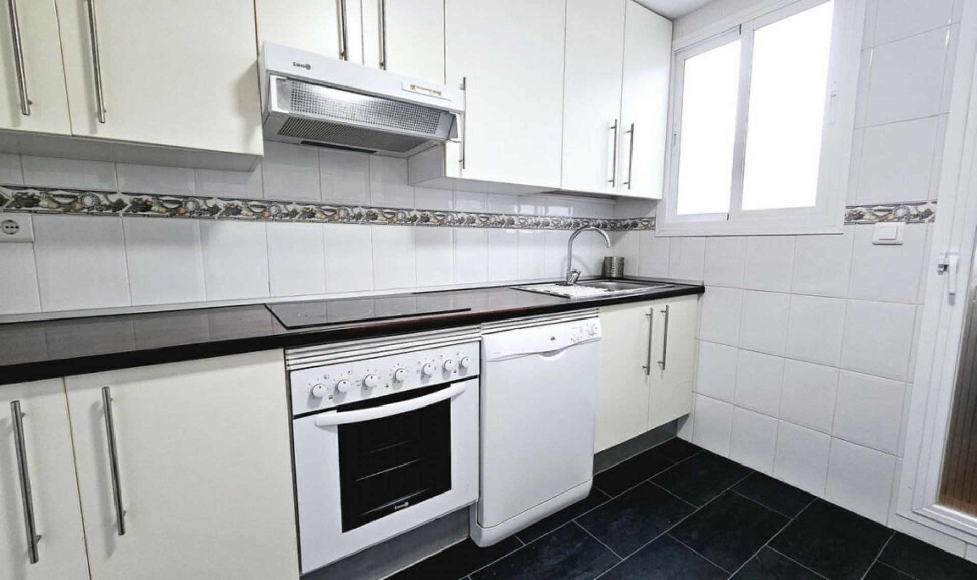 Resale - Apartment -
Doña Julia