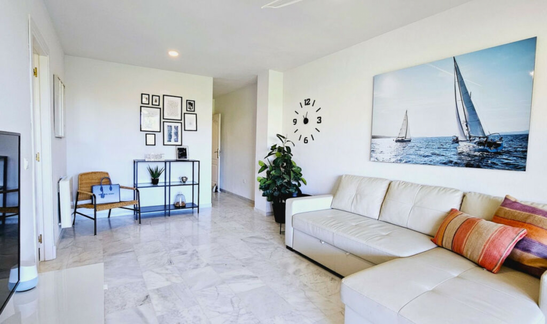 Resale - Apartment -
Doña Julia