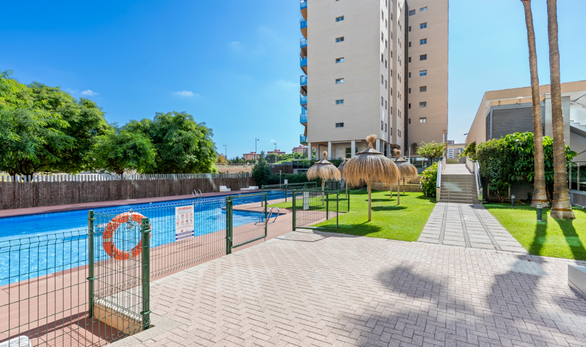 Resale - Apartment -
El Campello - El Amerador