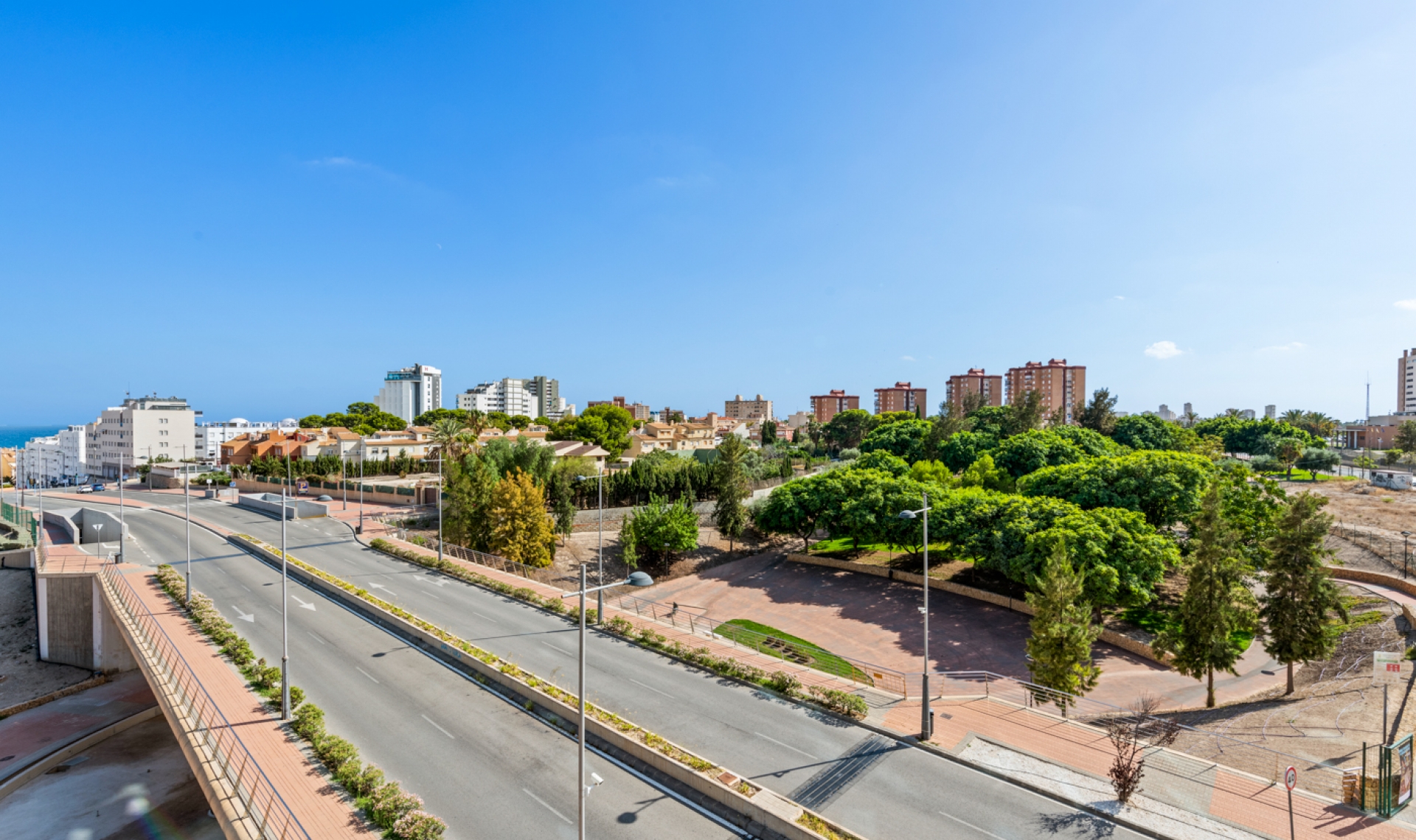 Resale - Apartment -
El Campello - El Amerador