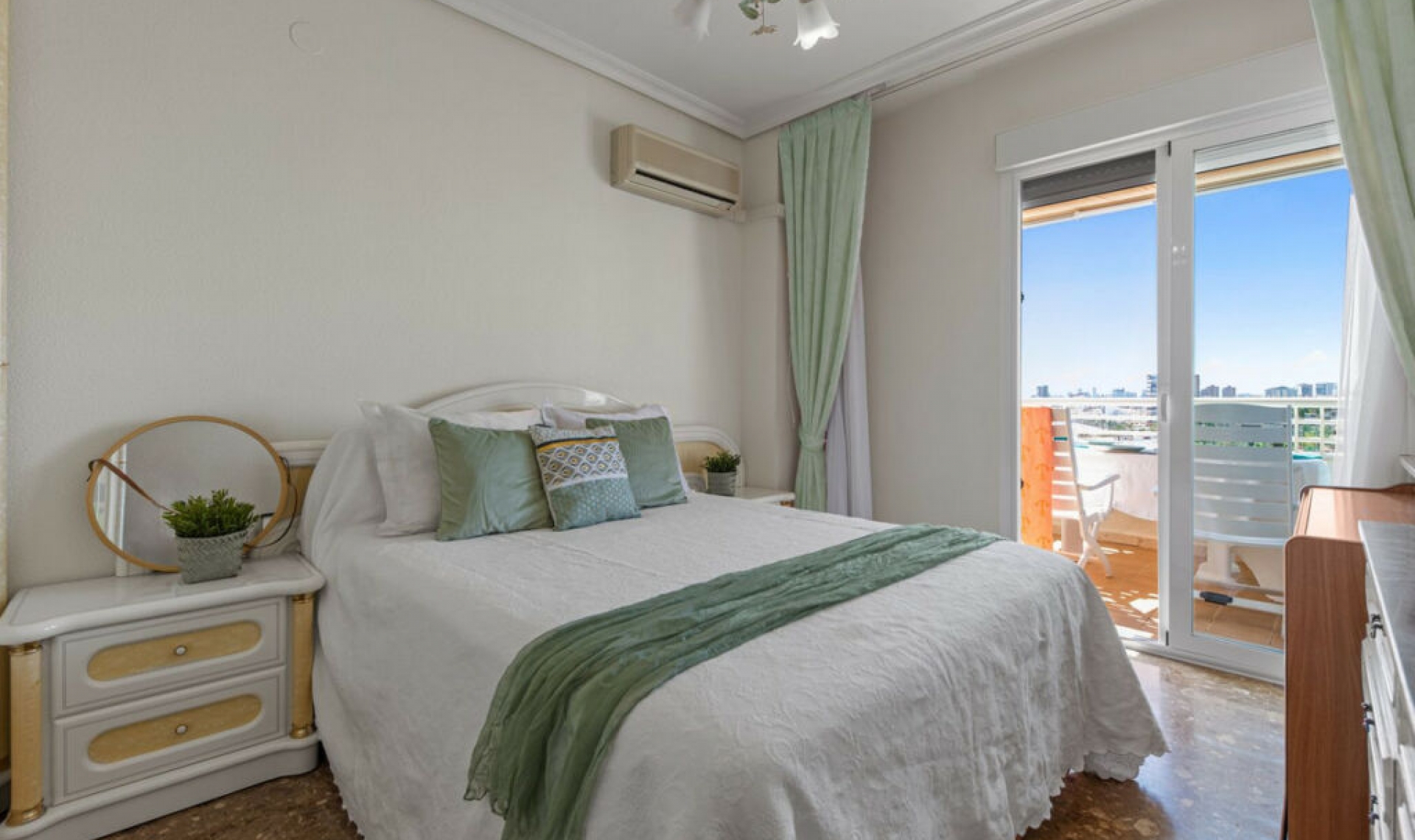 Resale - Apartment -
El Campello