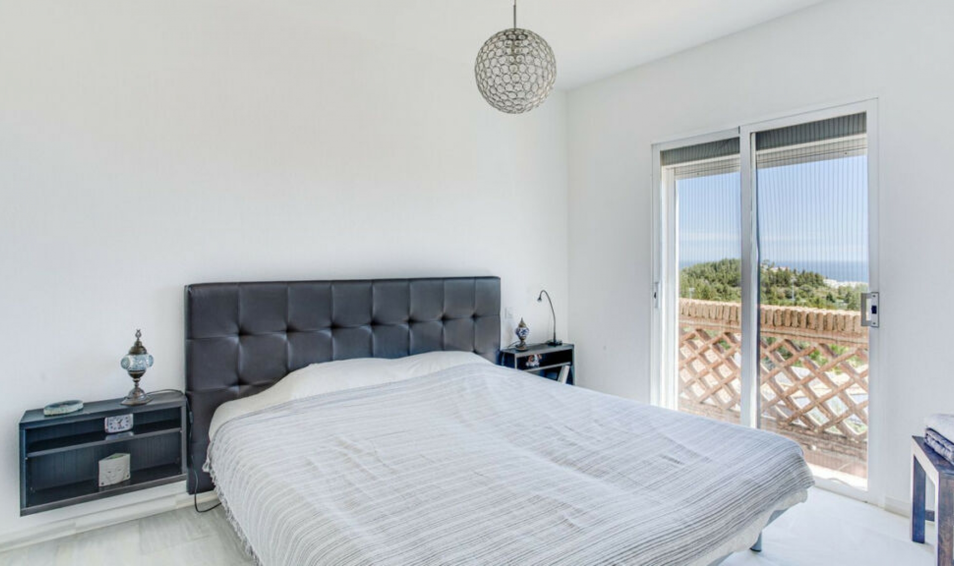 Resale - Apartment -
El Chaparral