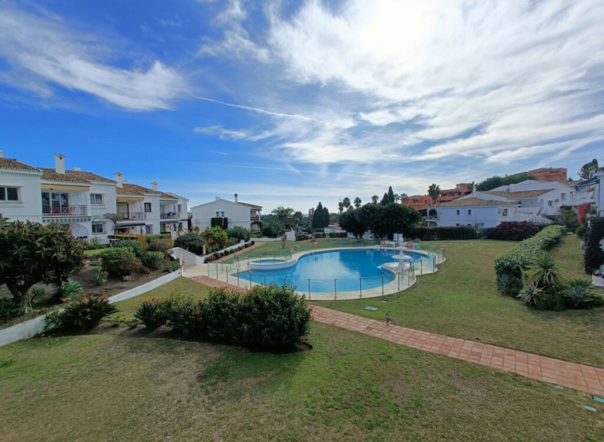 Resale - Apartment -
El Paraiso