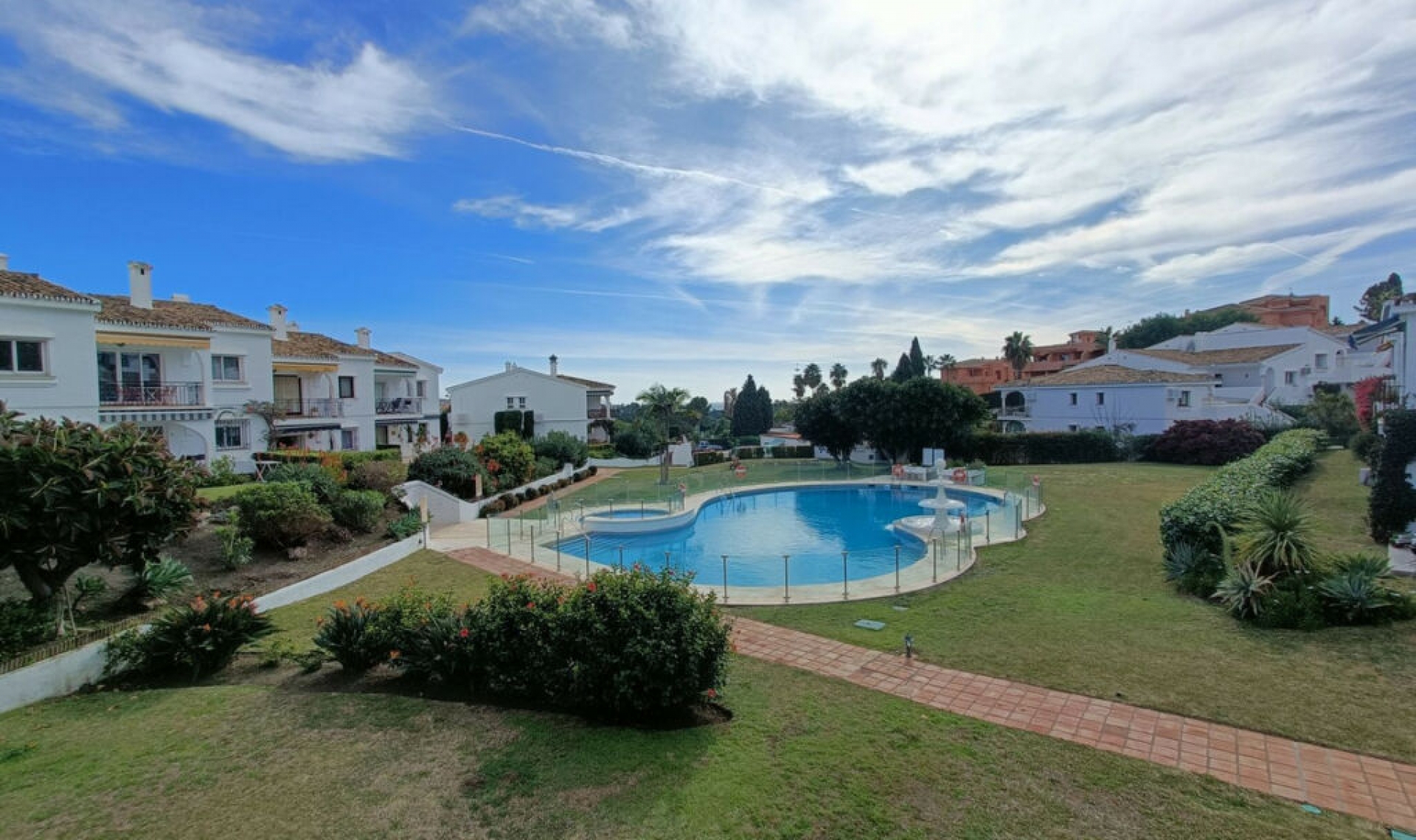 Resale - Apartment -
El Paraiso