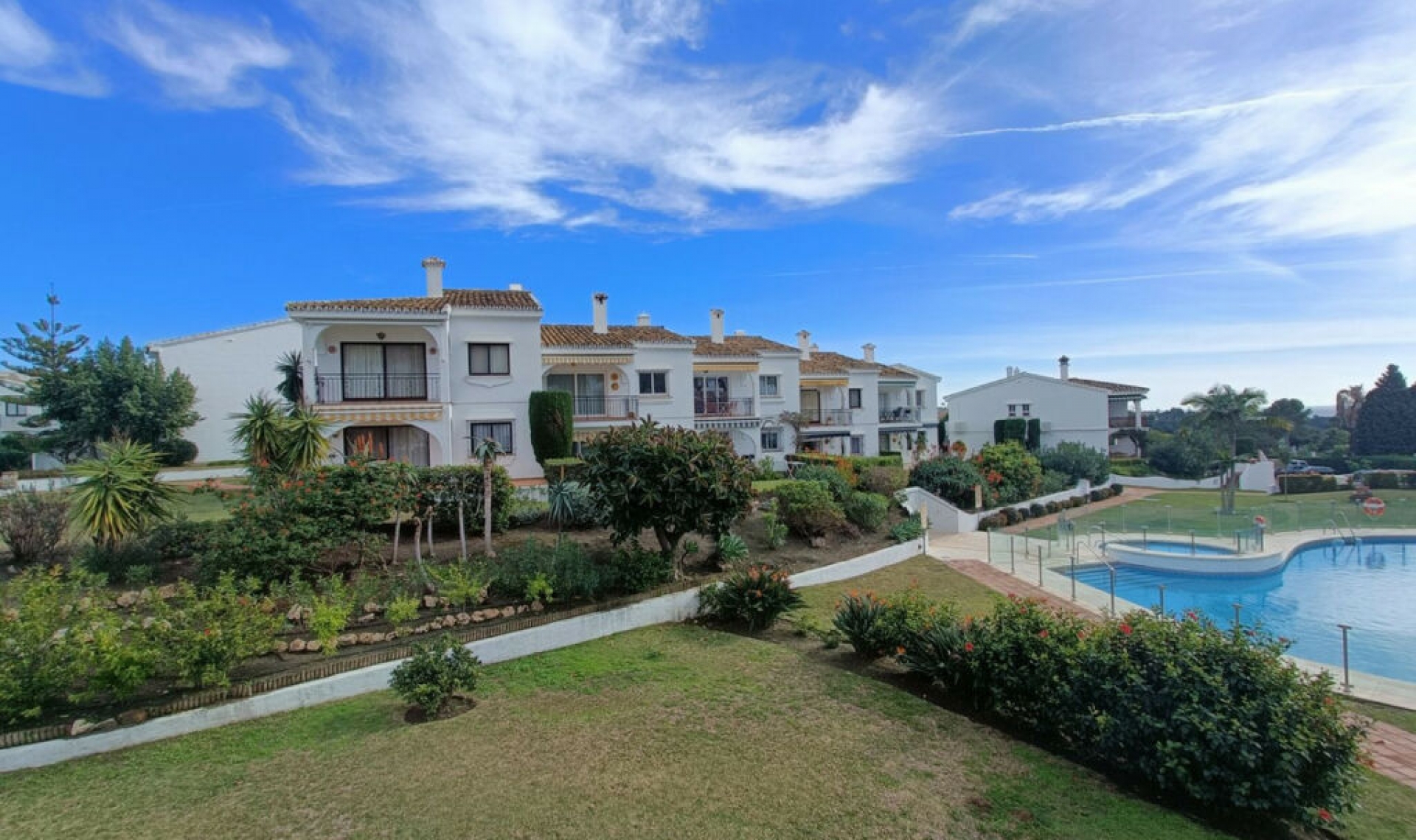 Resale - Apartment -
El Paraiso