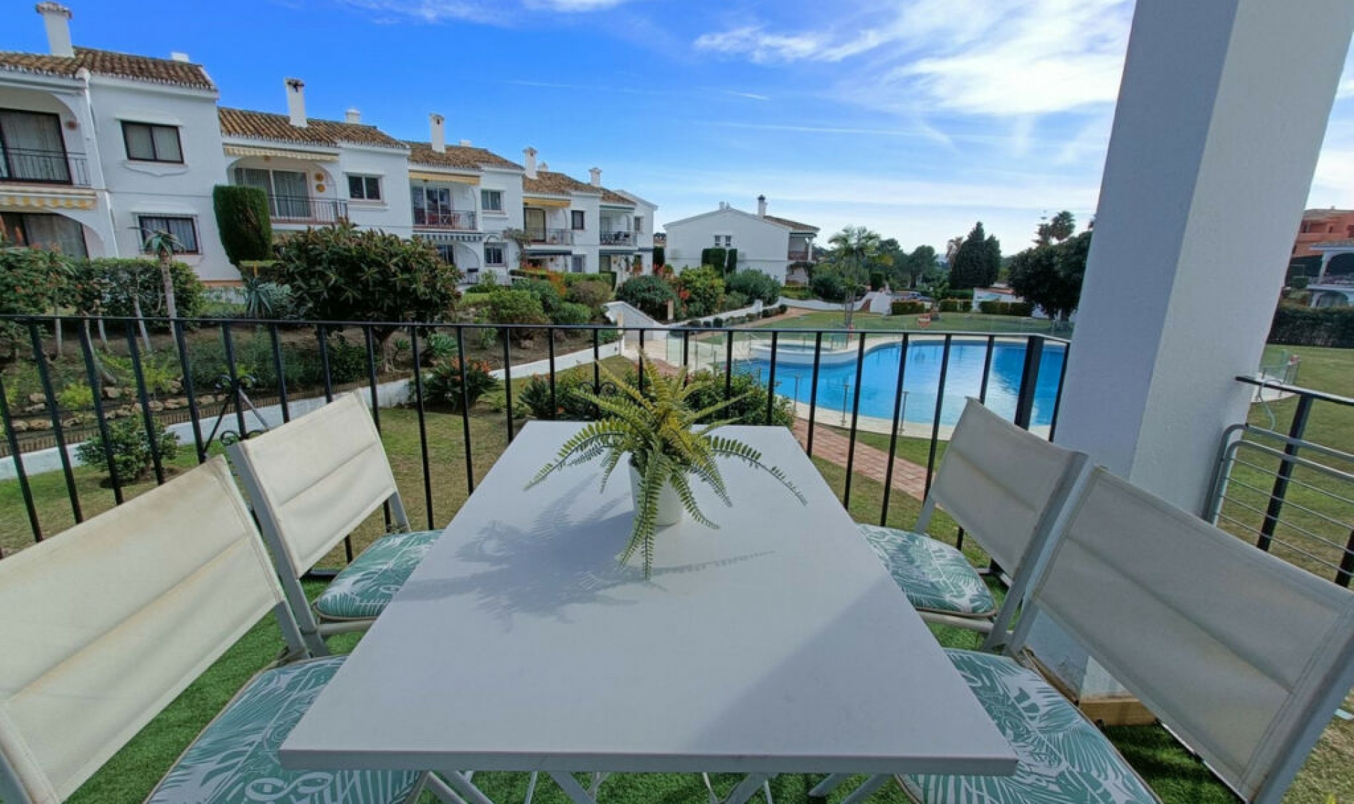 Resale - Apartment -
El Paraiso