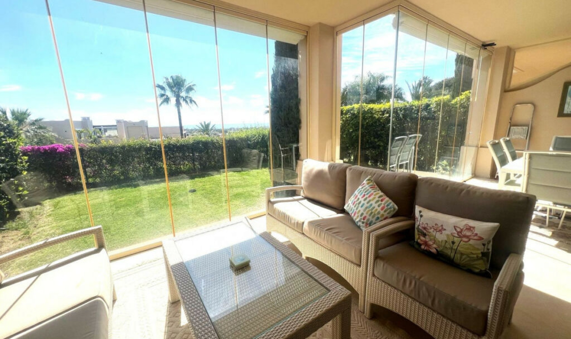 Resale - Apartment -
El Paraiso