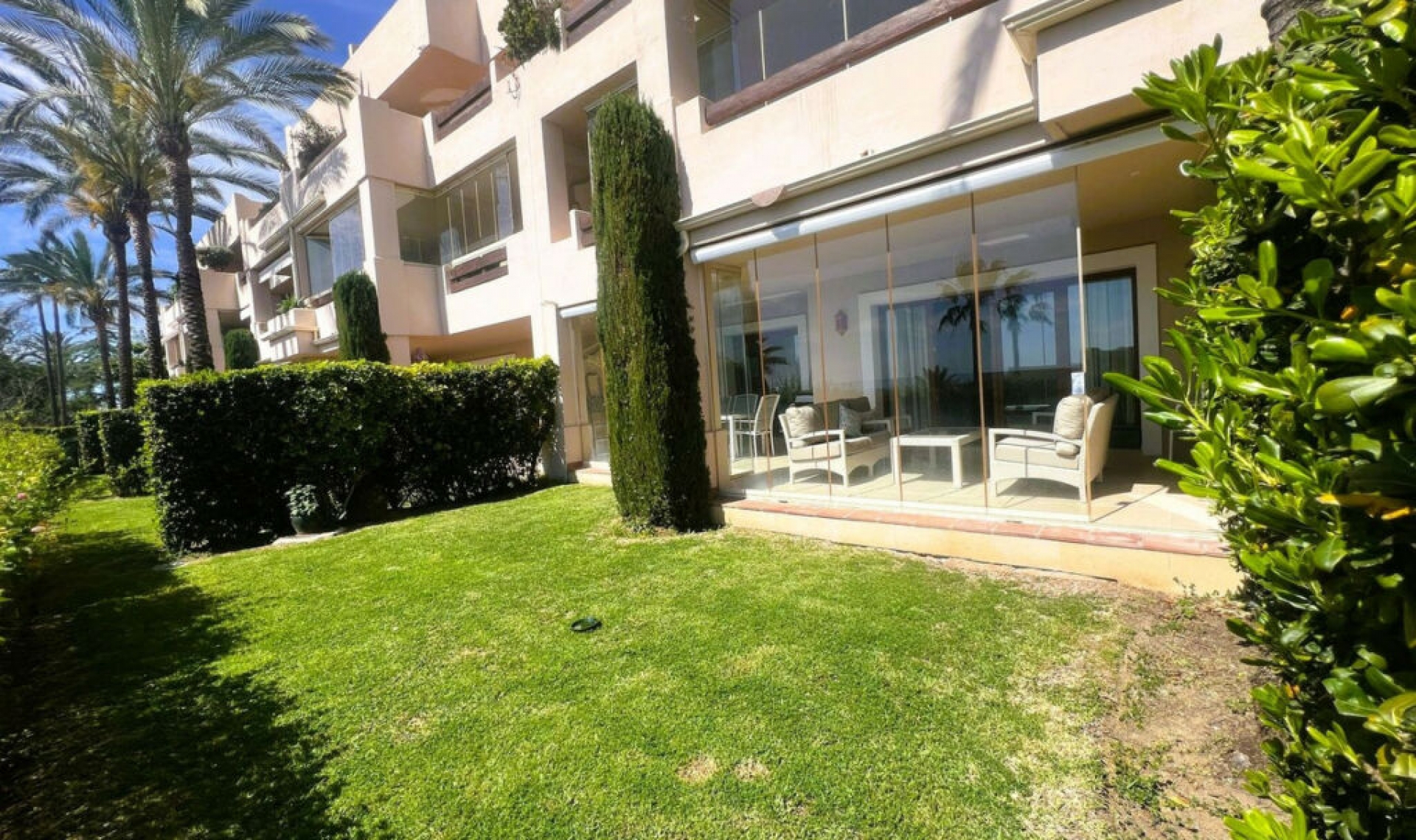 Resale - Apartment -
El Paraiso