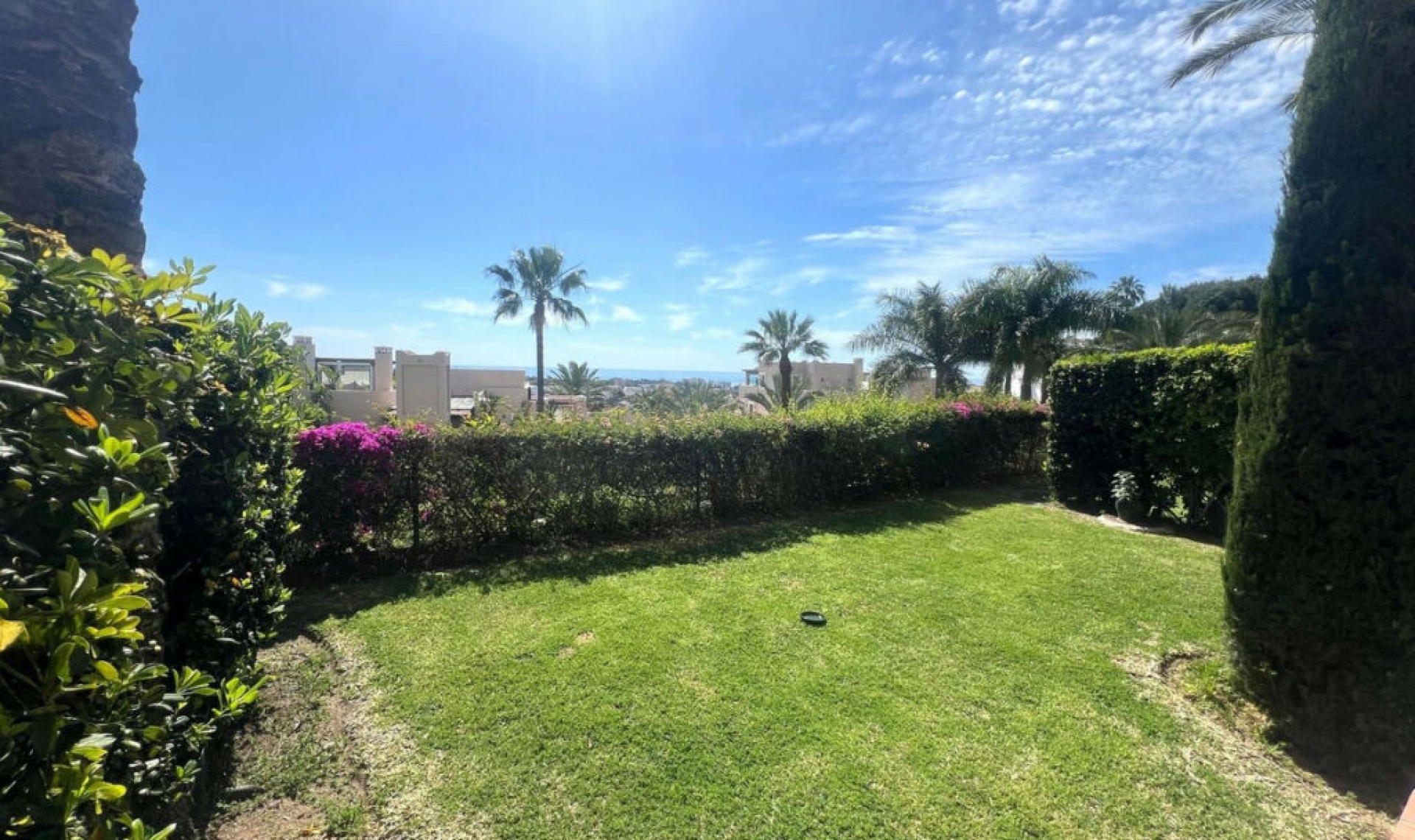 Resale - Apartment -
El Paraiso