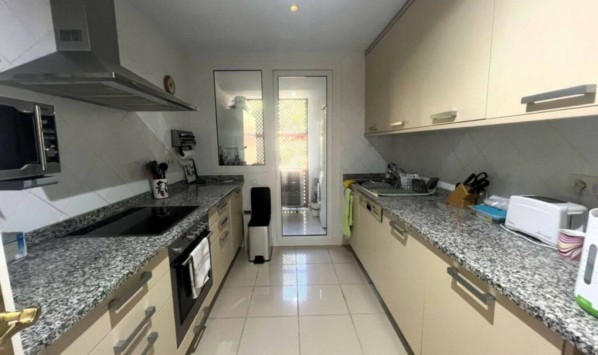 Resale - Apartment -
El Paraiso