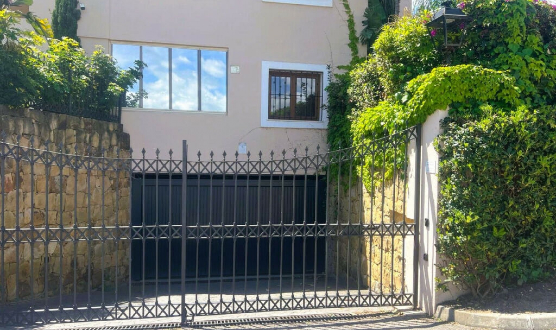 Resale - Apartment -
El Paraiso