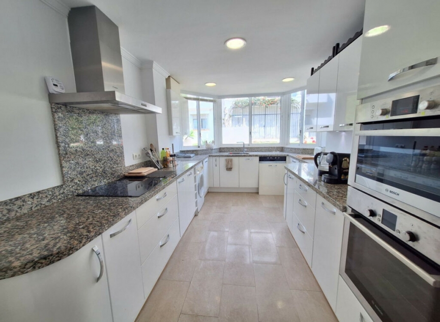 Resale - Apartment -
El Paraiso